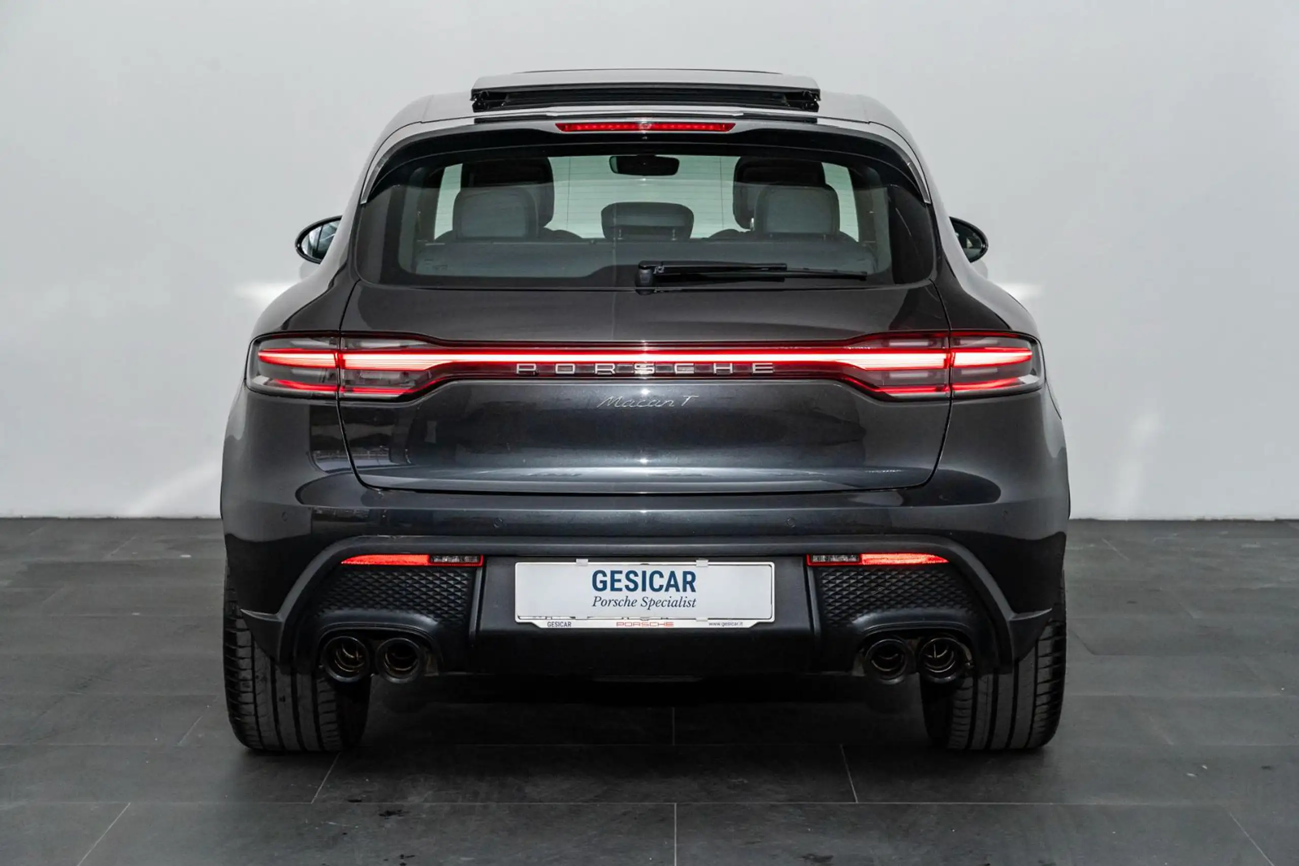 Porsche - Macan