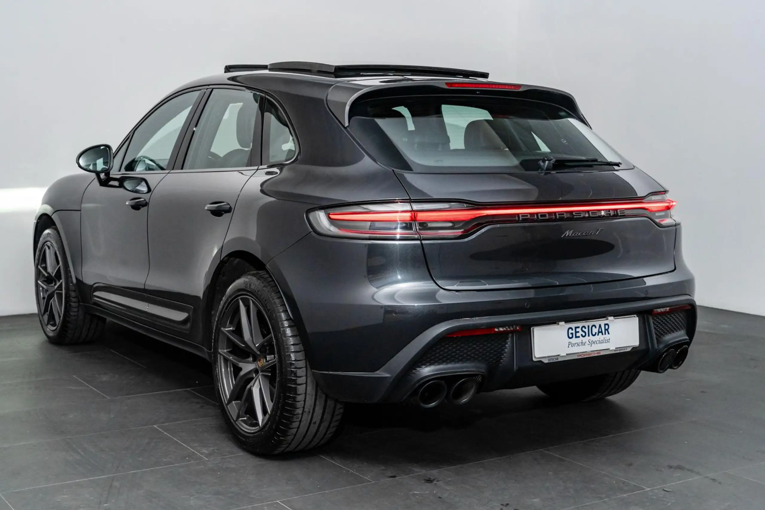 Porsche - Macan