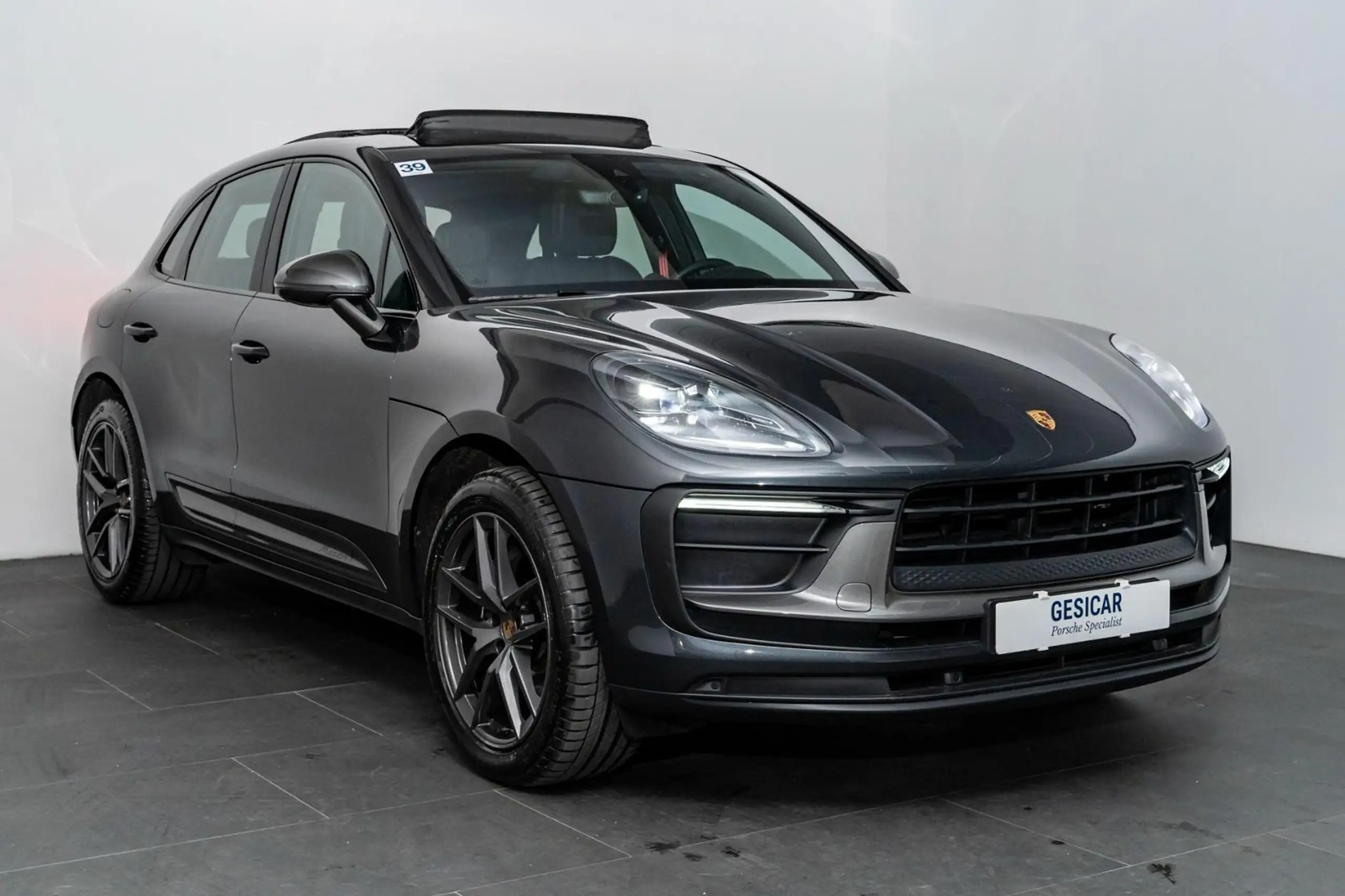 Porsche - Macan