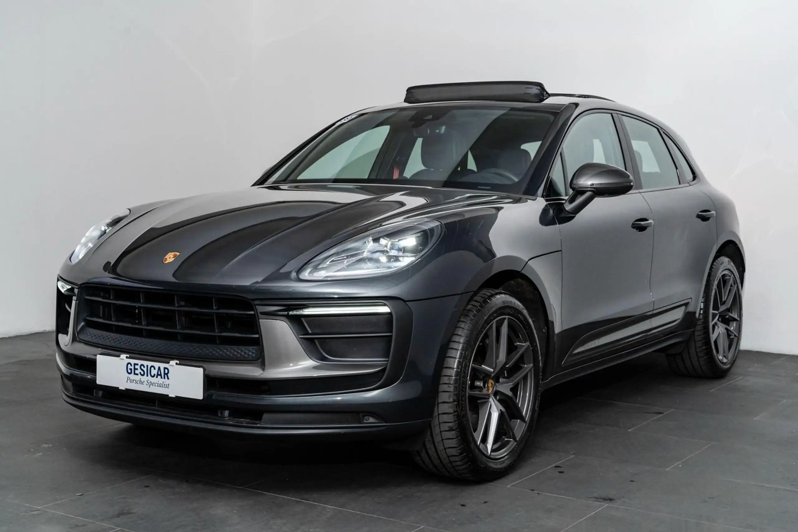 Porsche - Macan