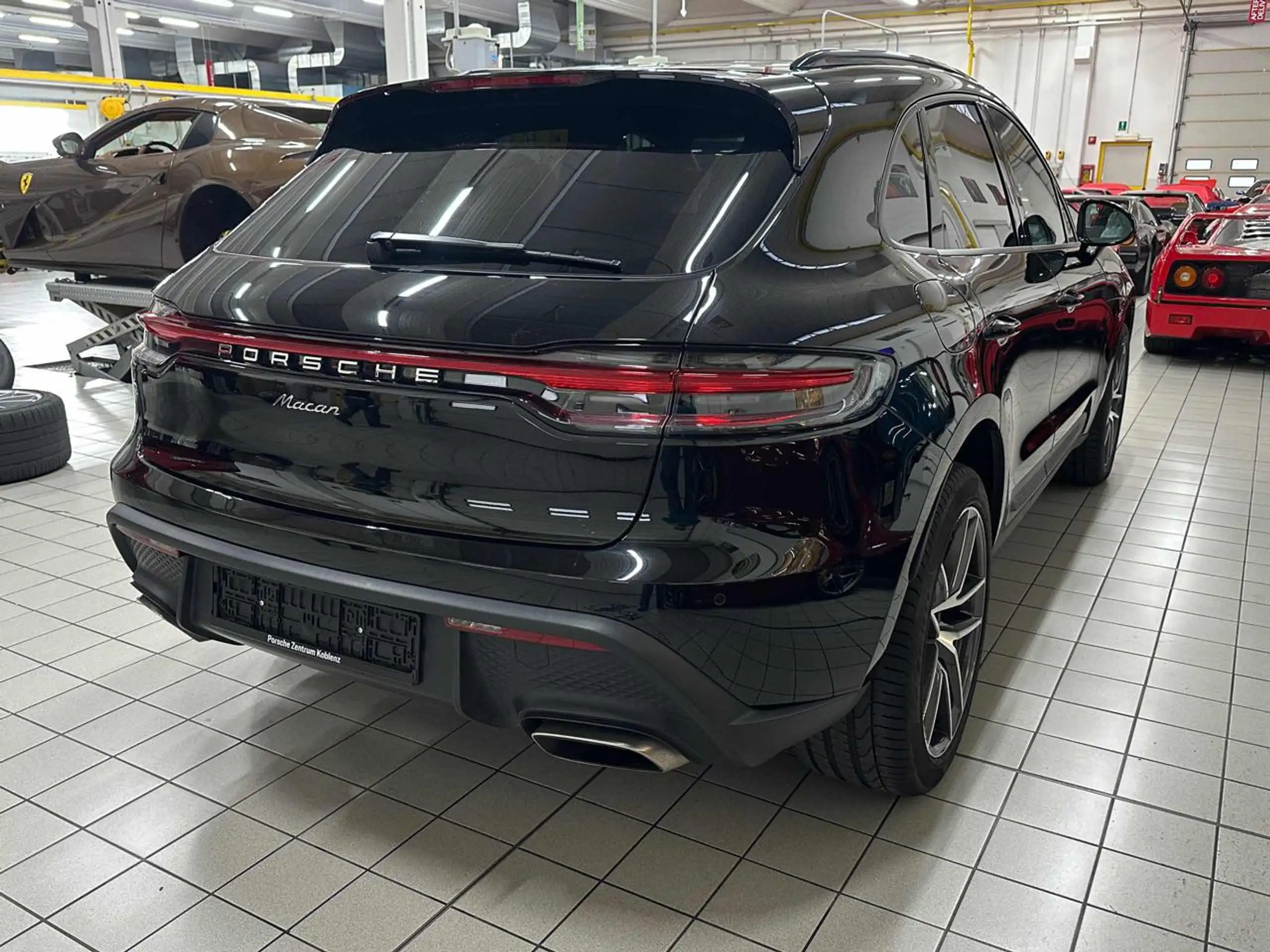 Porsche - Macan