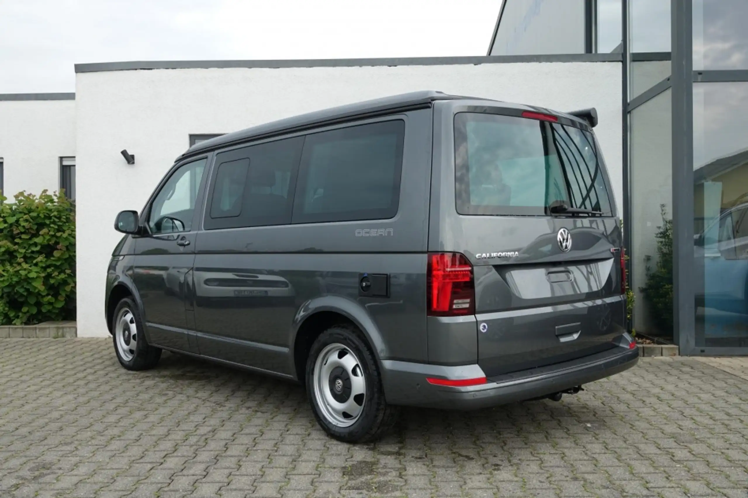 Volkswagen - T6.1 California