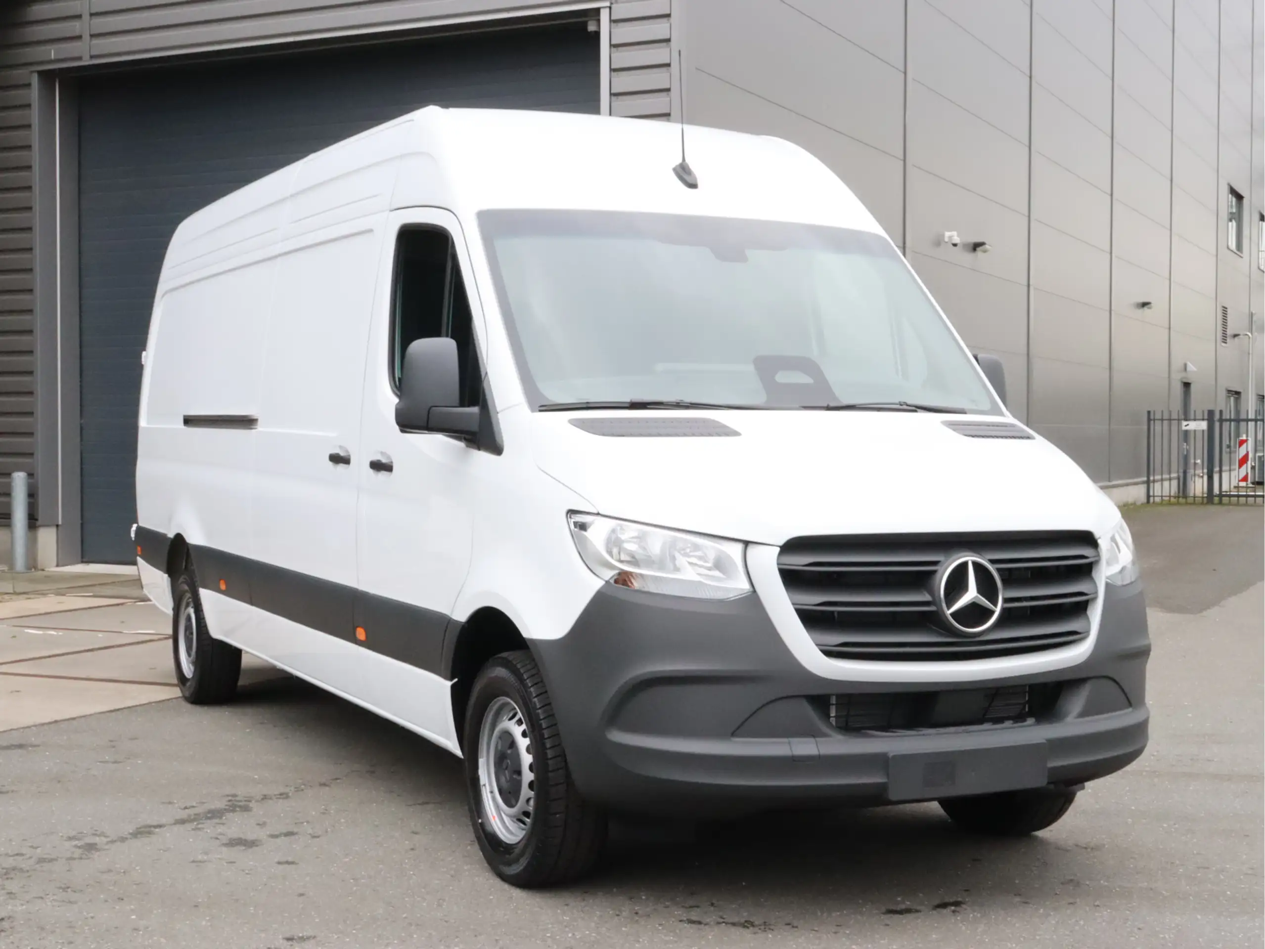 Mercedes-Benz - Sprinter