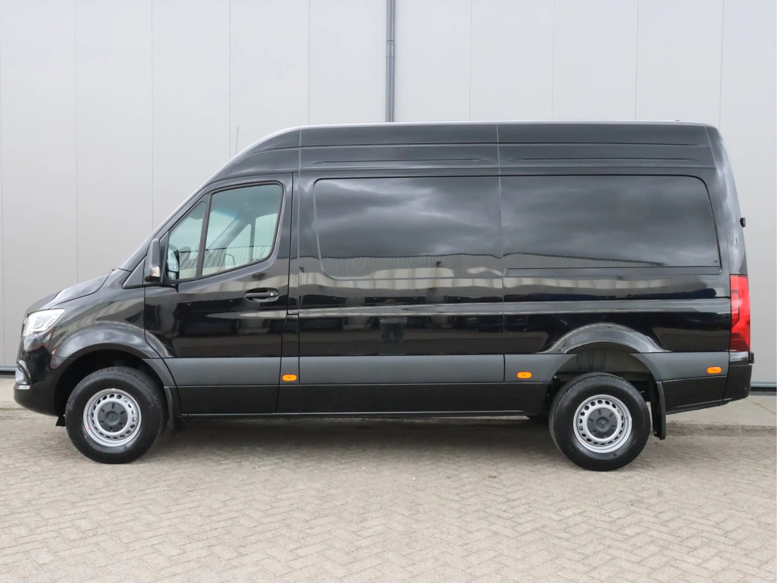 Mercedes-Benz - Sprinter