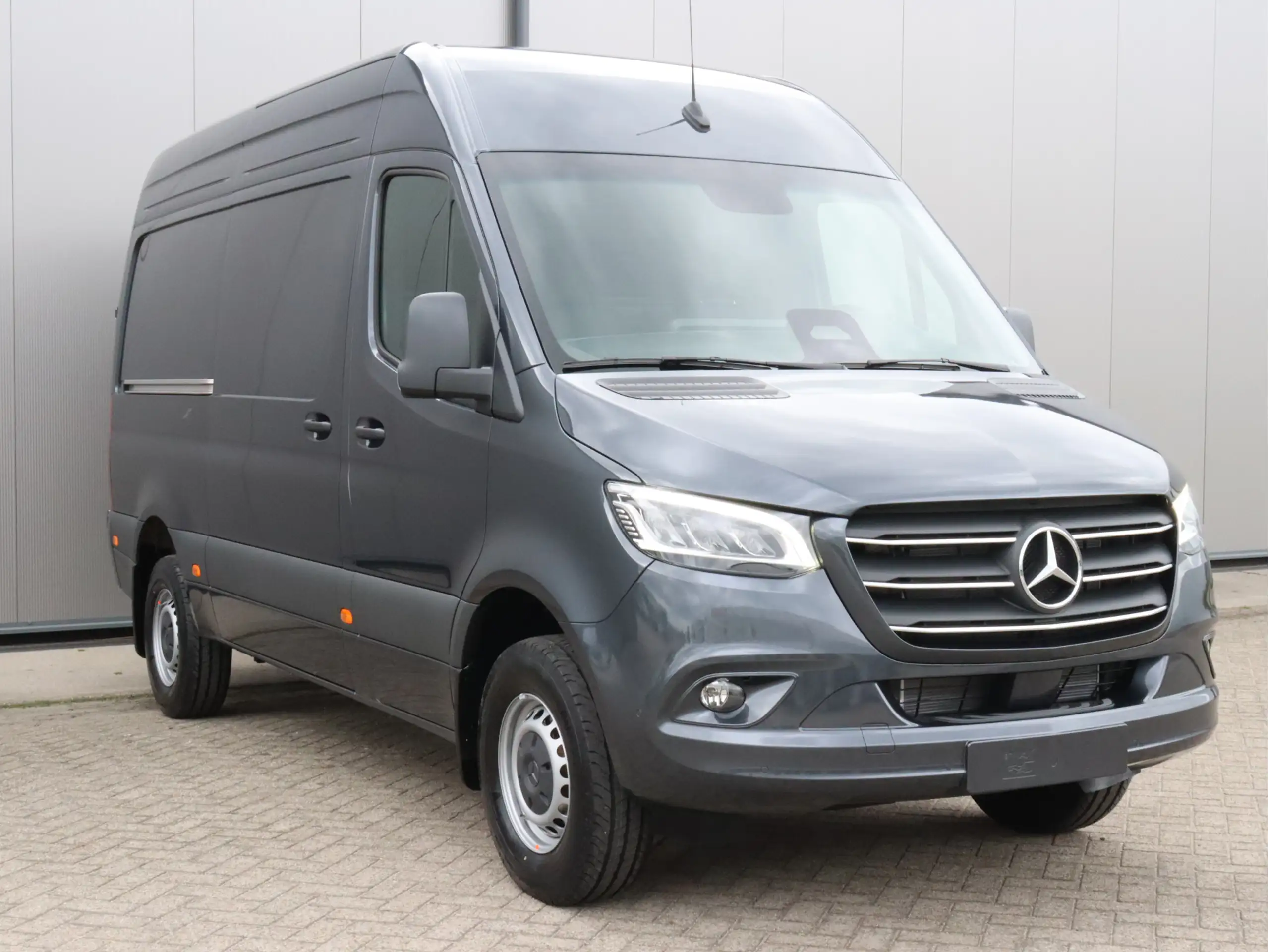 Mercedes-Benz - Sprinter