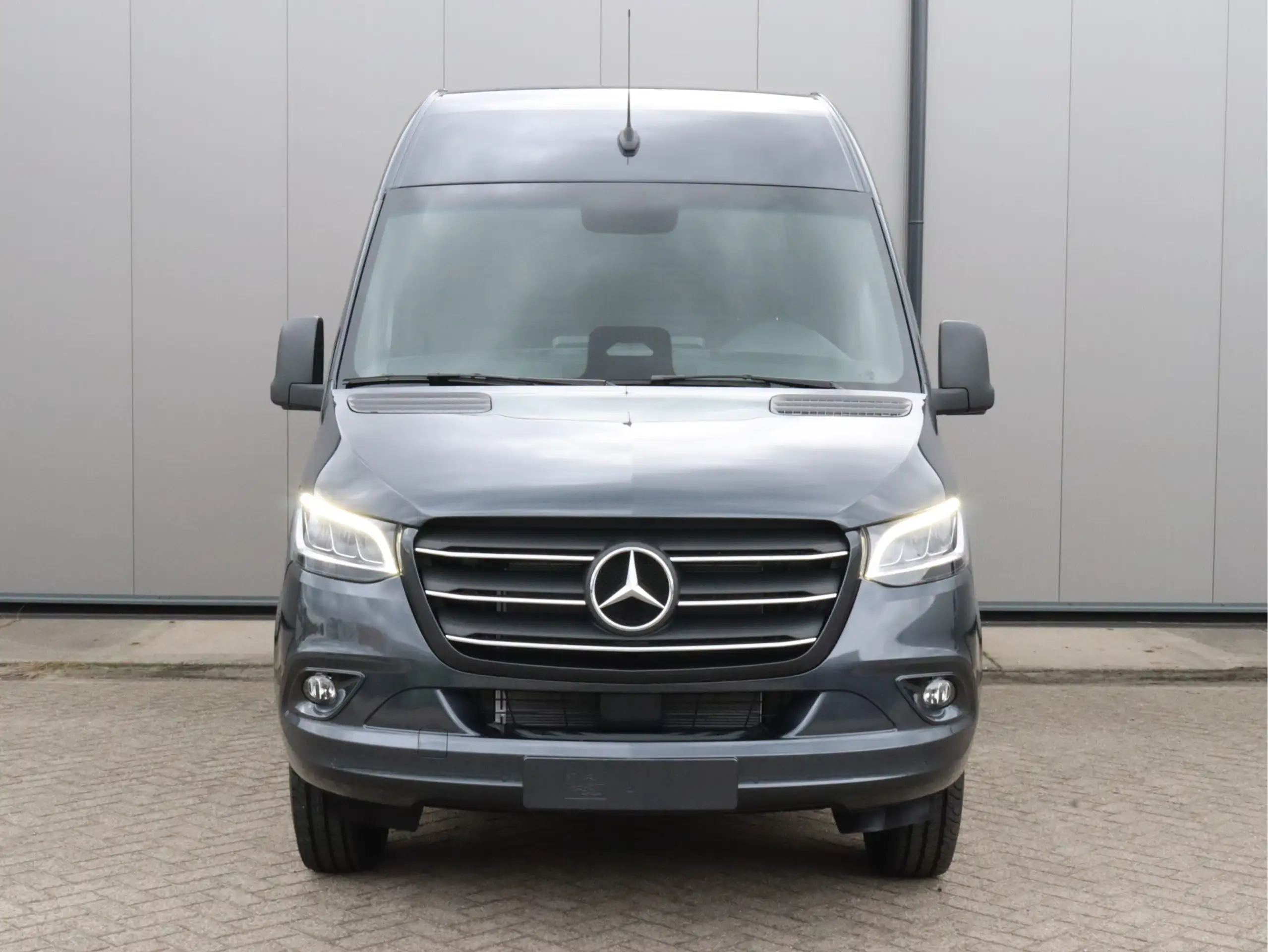 Mercedes-Benz - Sprinter