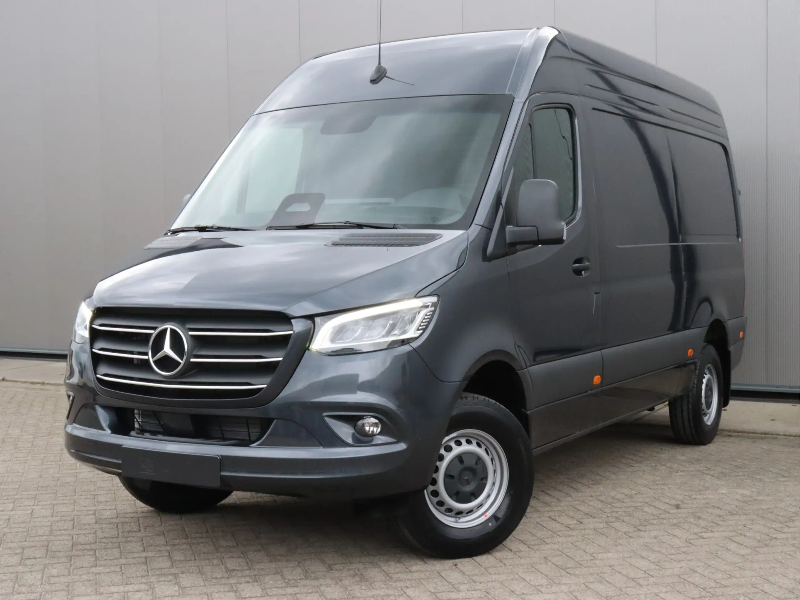 Mercedes-Benz - Sprinter