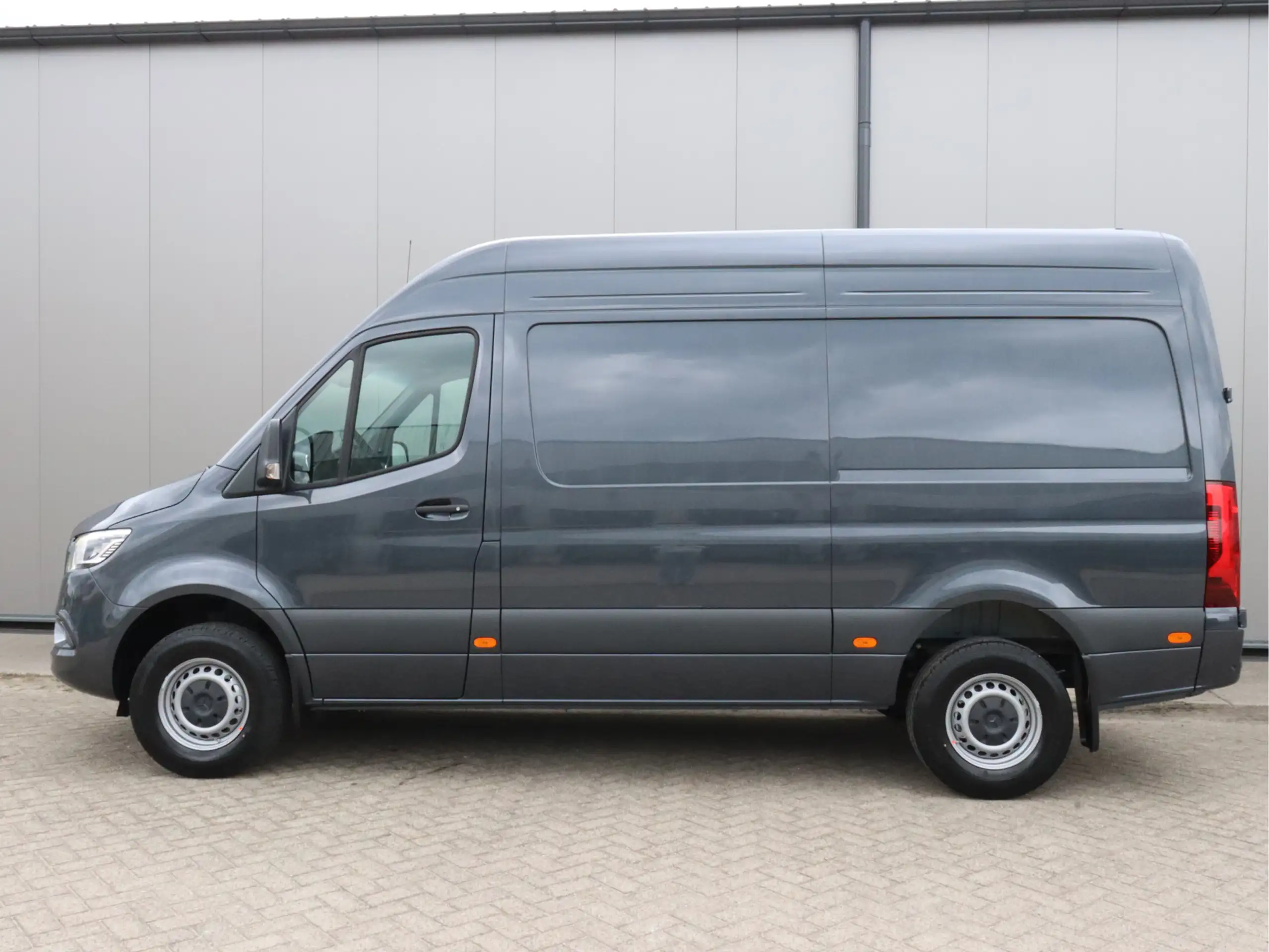 Mercedes-Benz - Sprinter