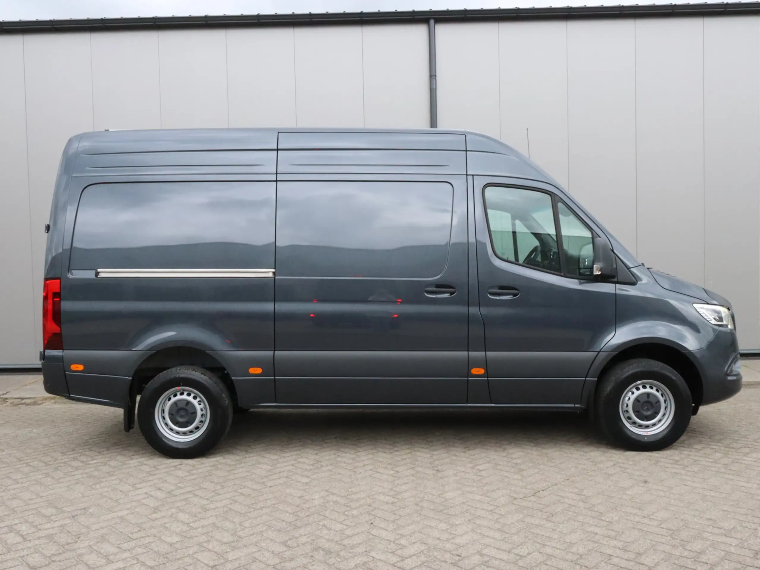 Mercedes-Benz - Sprinter