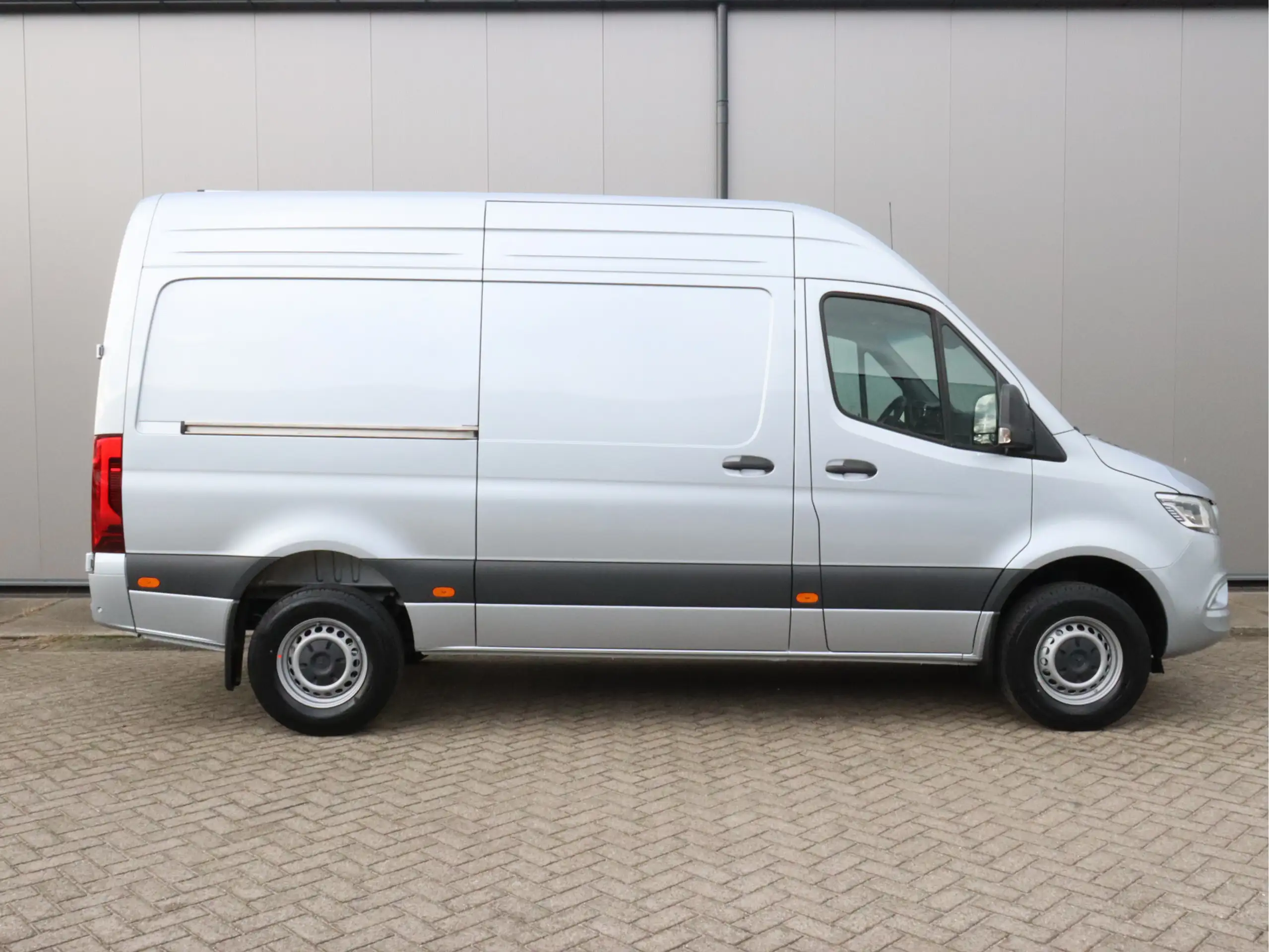 Mercedes-Benz - Sprinter