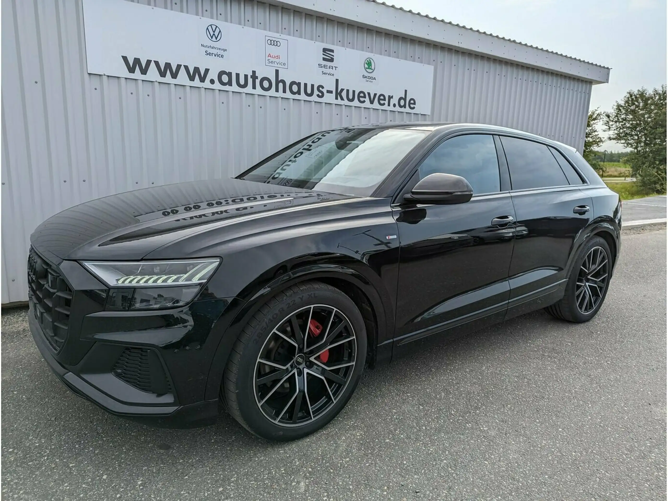 Audi - Q8