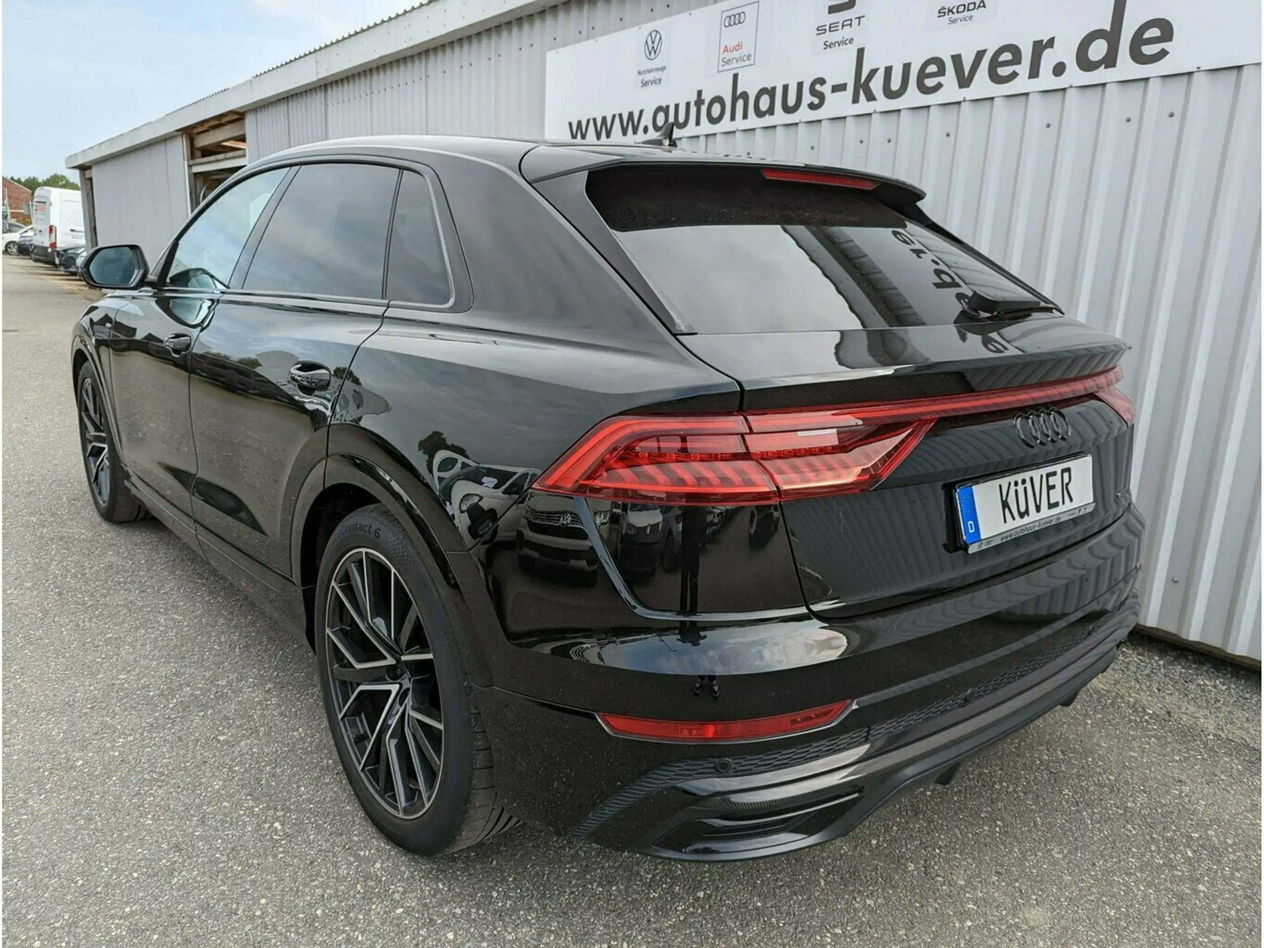 Audi - Q8