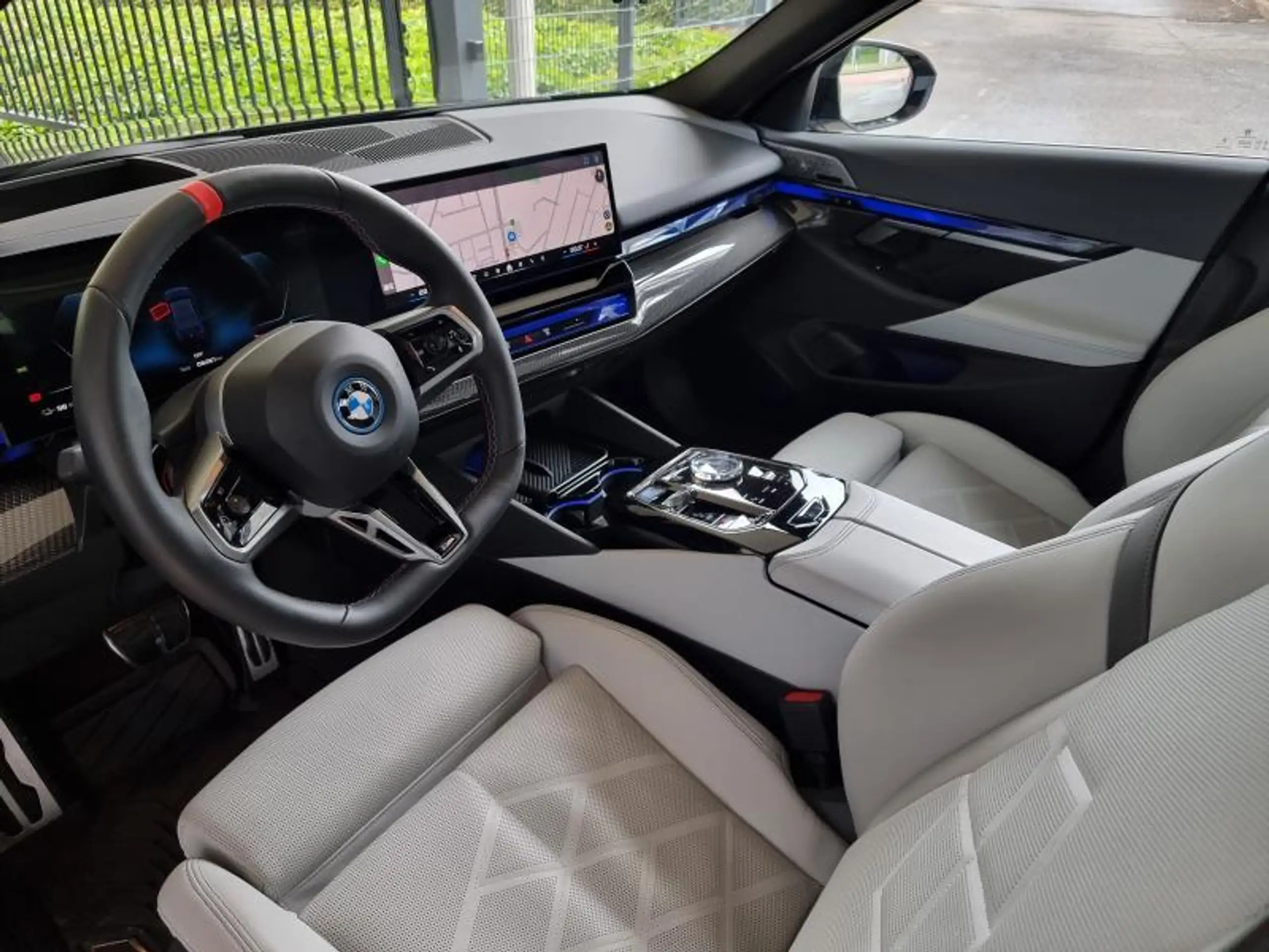 BMW - i5