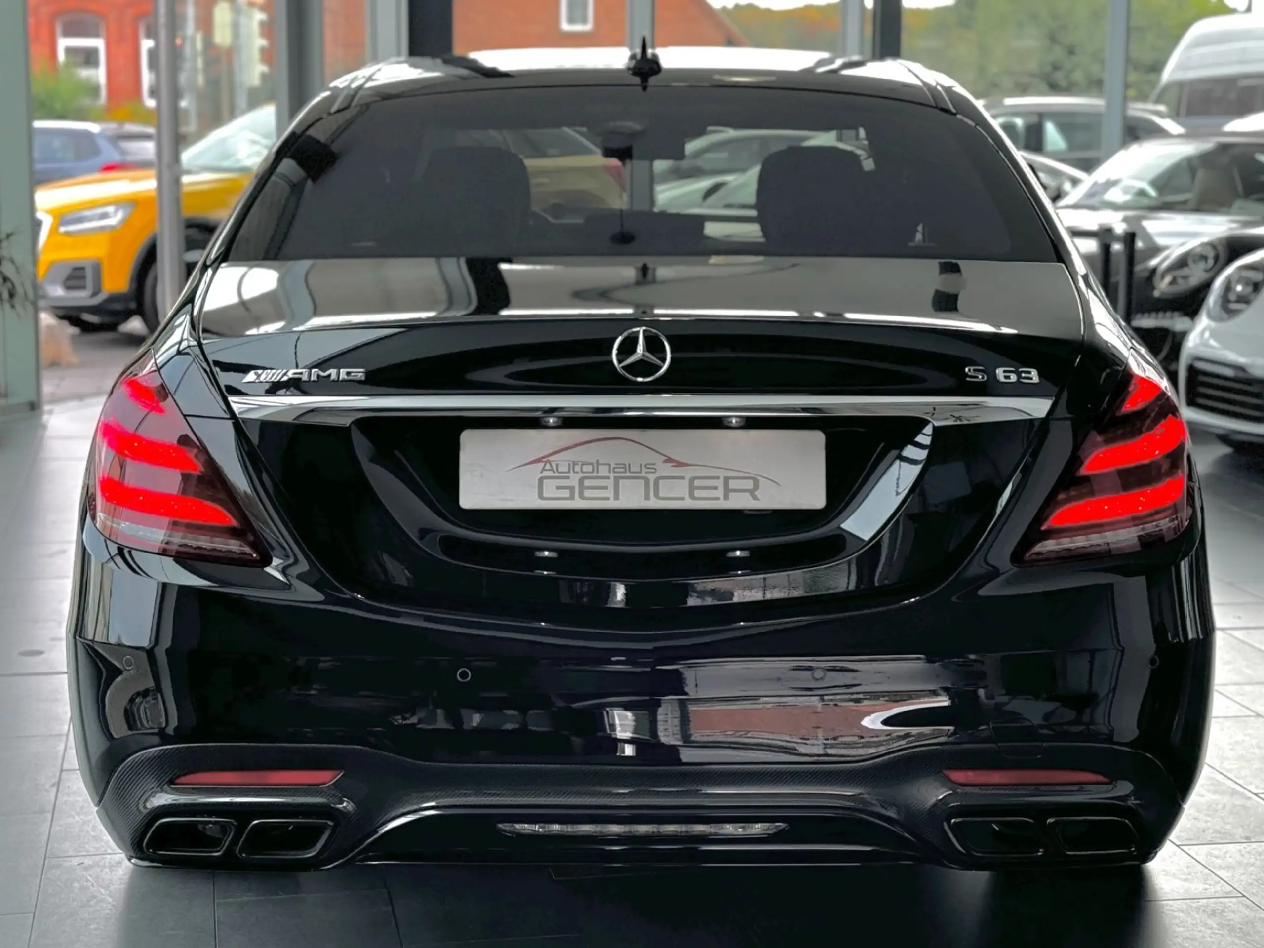 Mercedes-Benz - S 63 AMG