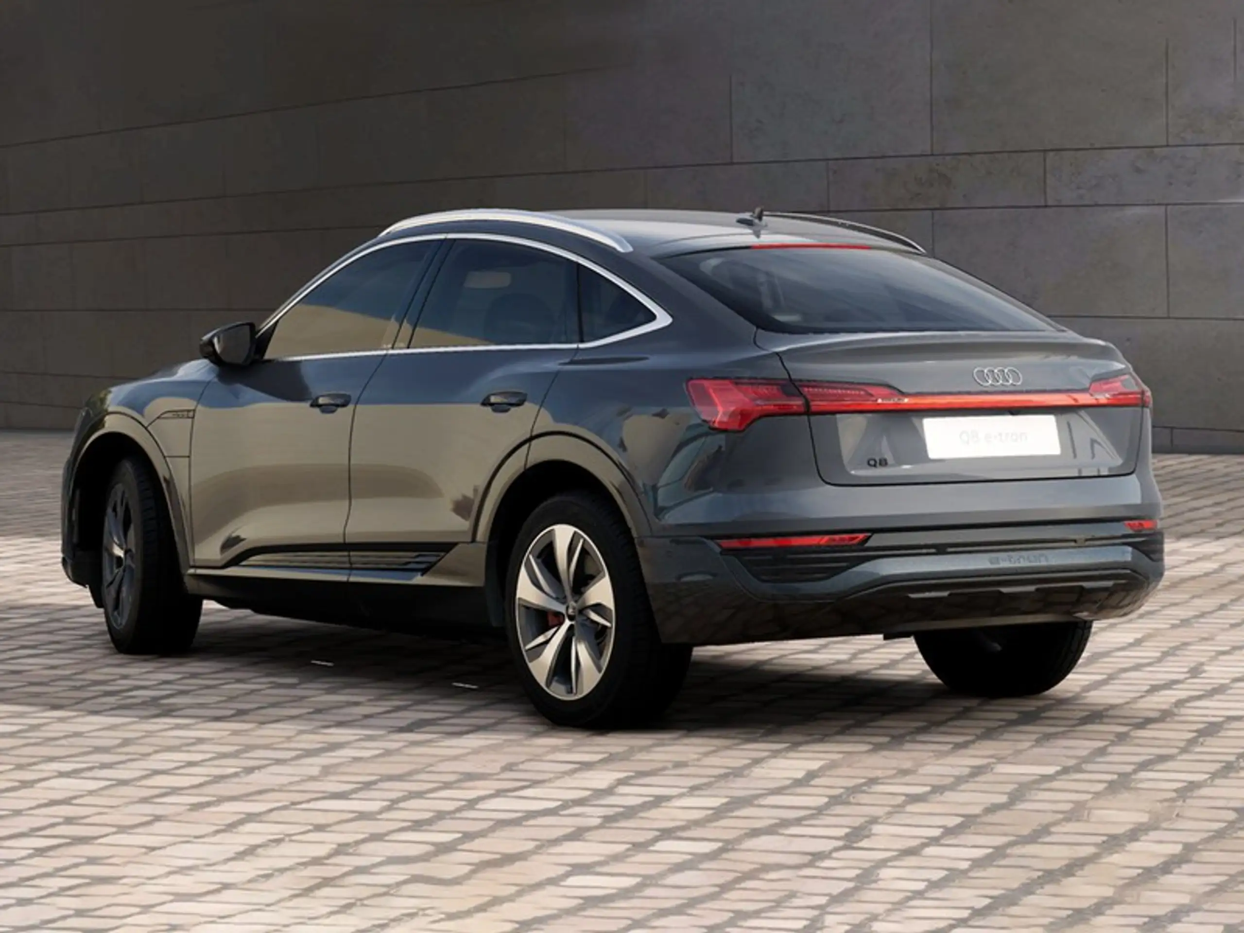 Audi - Q8 e-tron