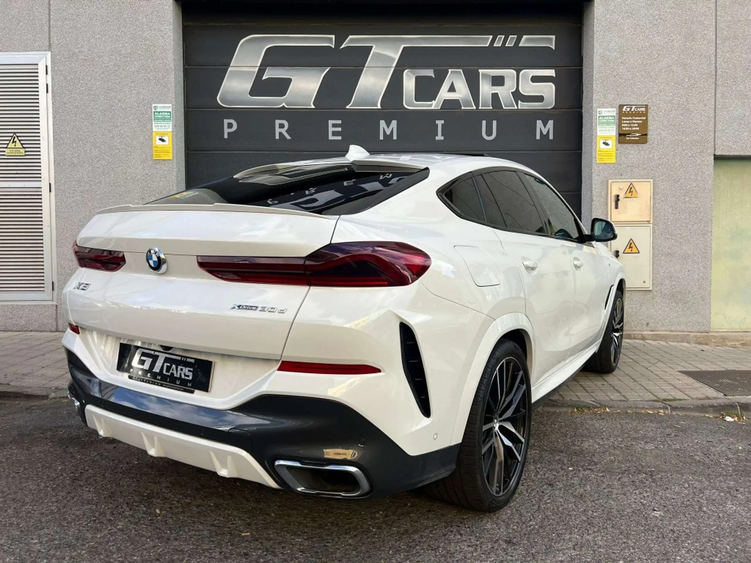 BMW - X6