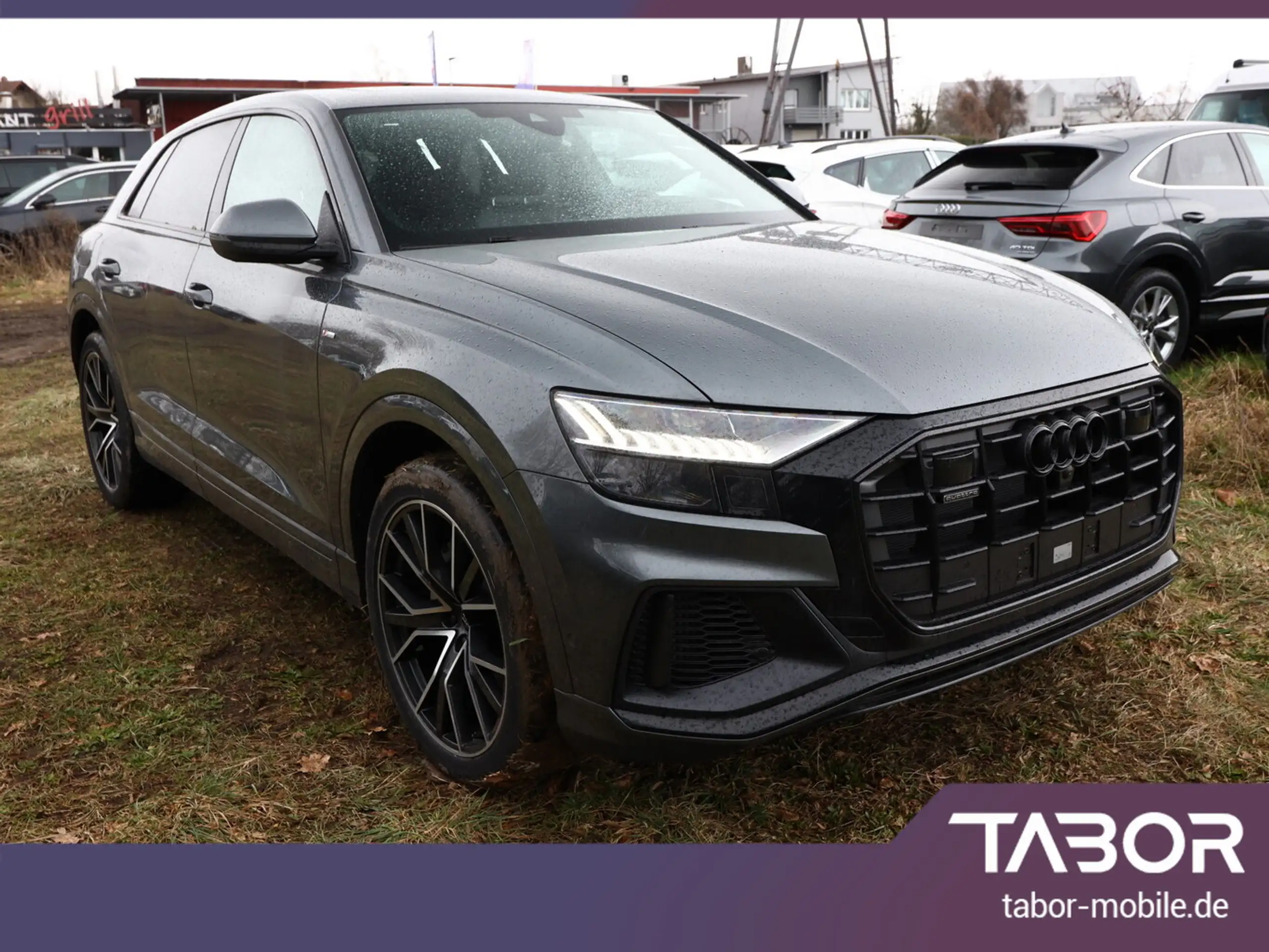 Audi - Q8