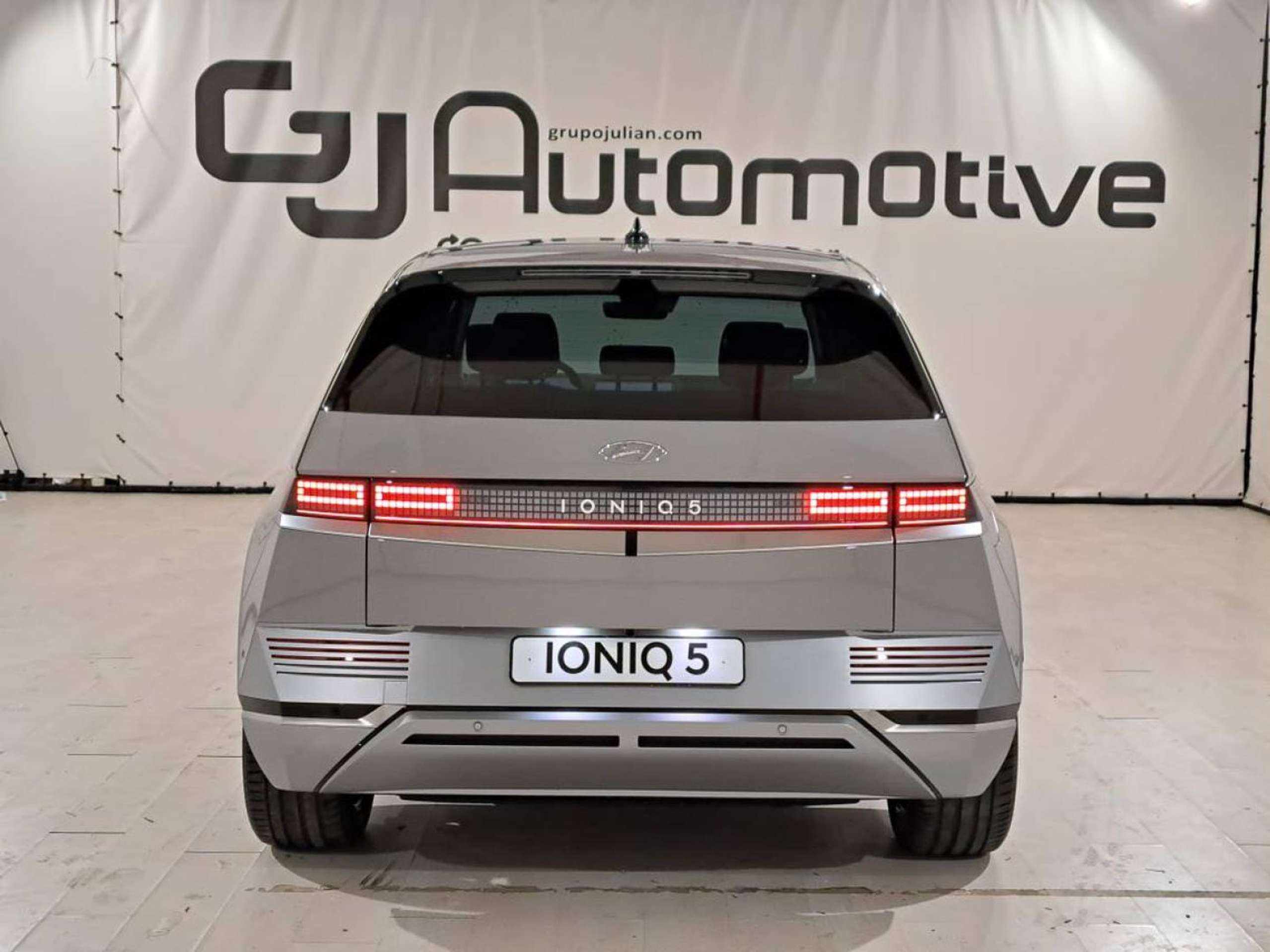 Hyundai - IONIQ 5