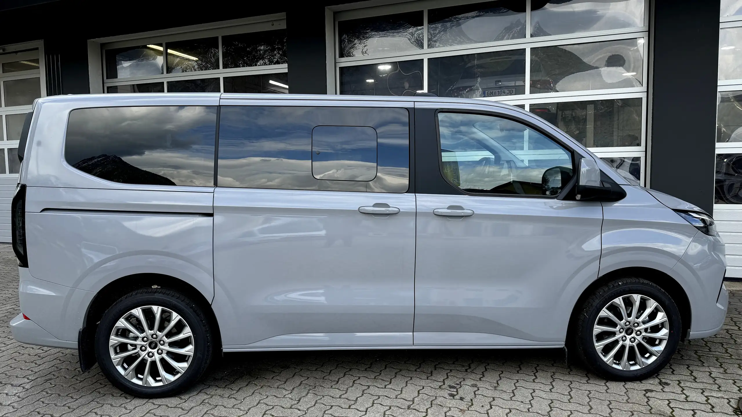 Ford - Tourneo Custom