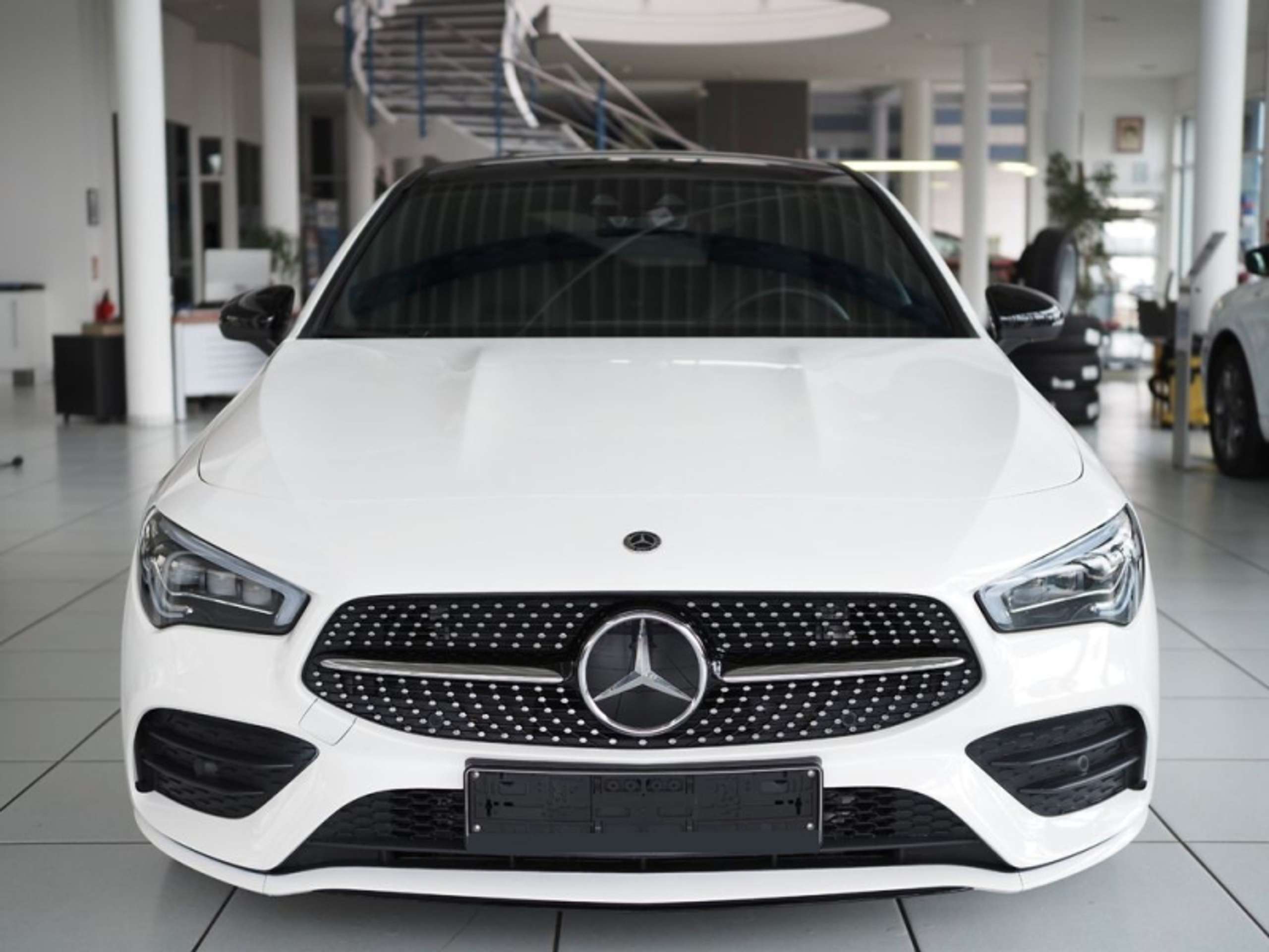 Mercedes-Benz - CLA 220