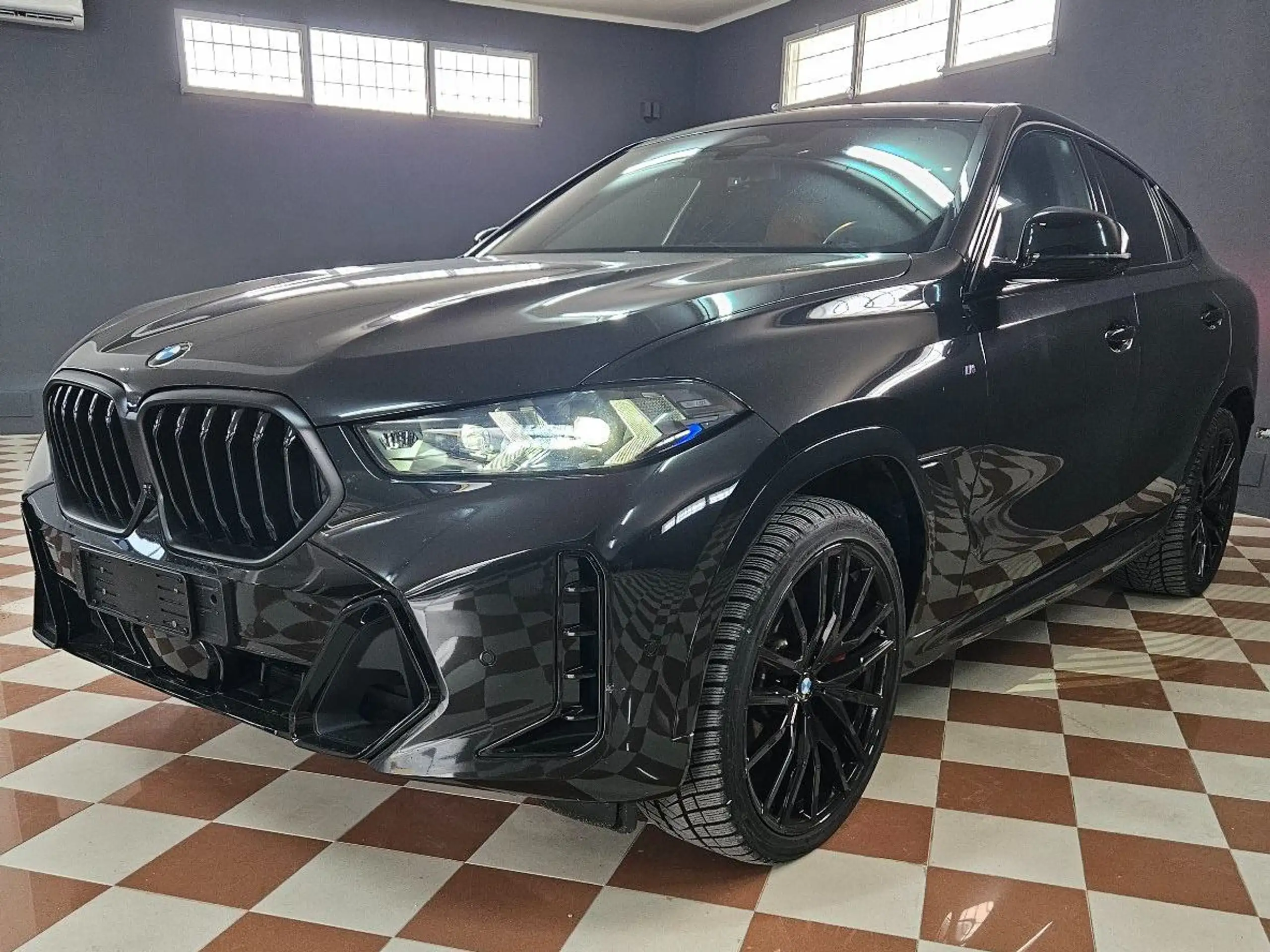 BMW - X6