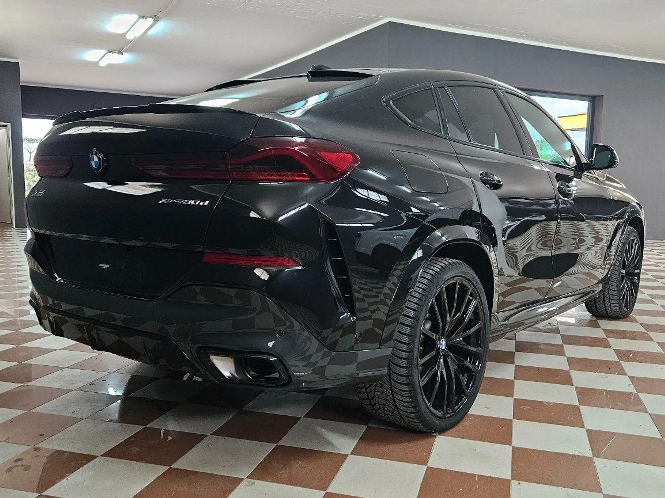 BMW - X6