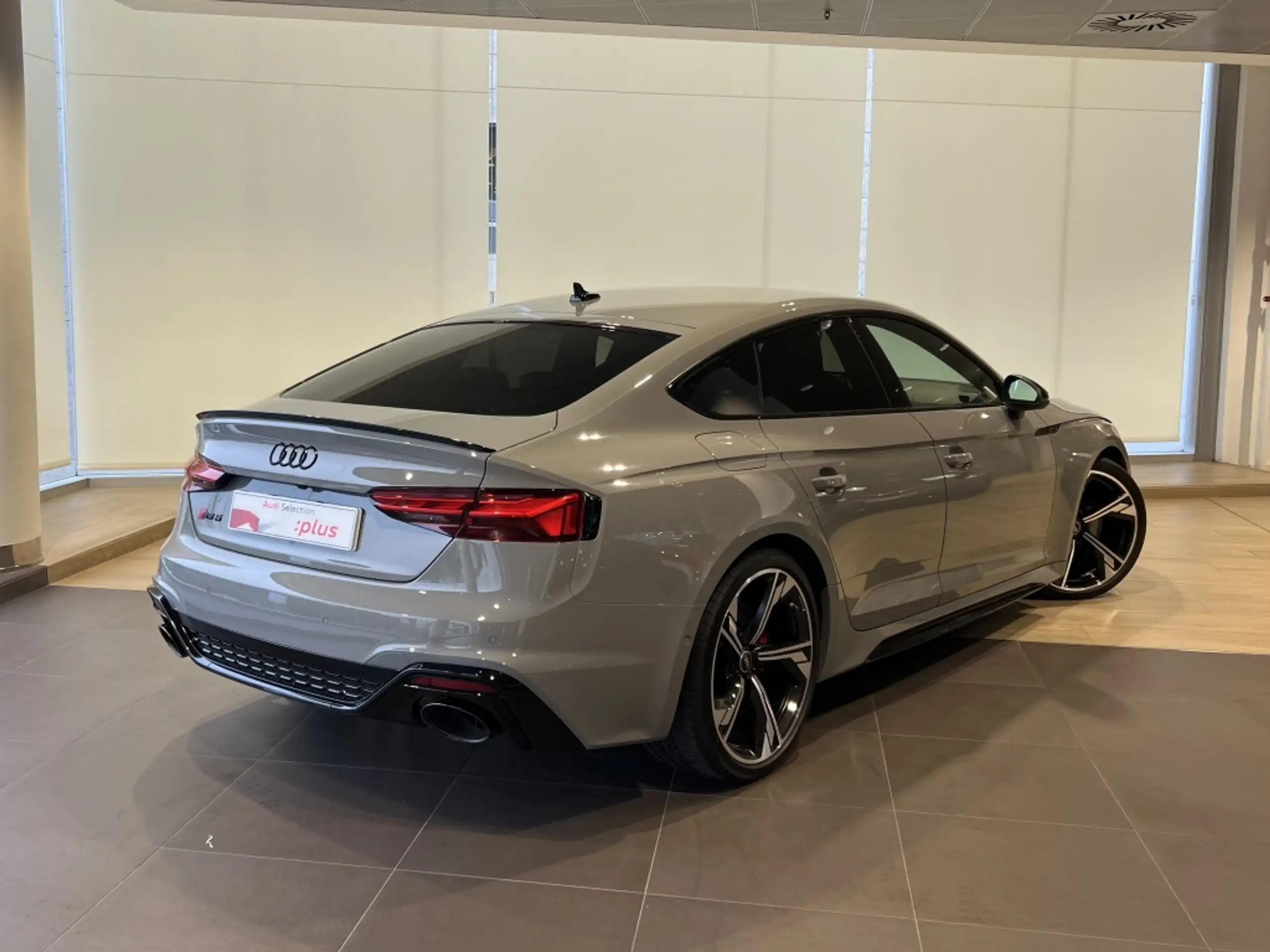 Audi - RS5