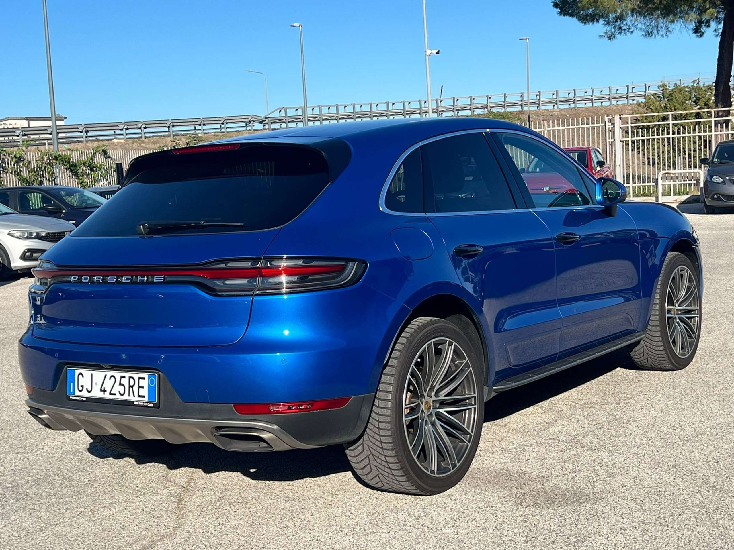 Porsche - Macan