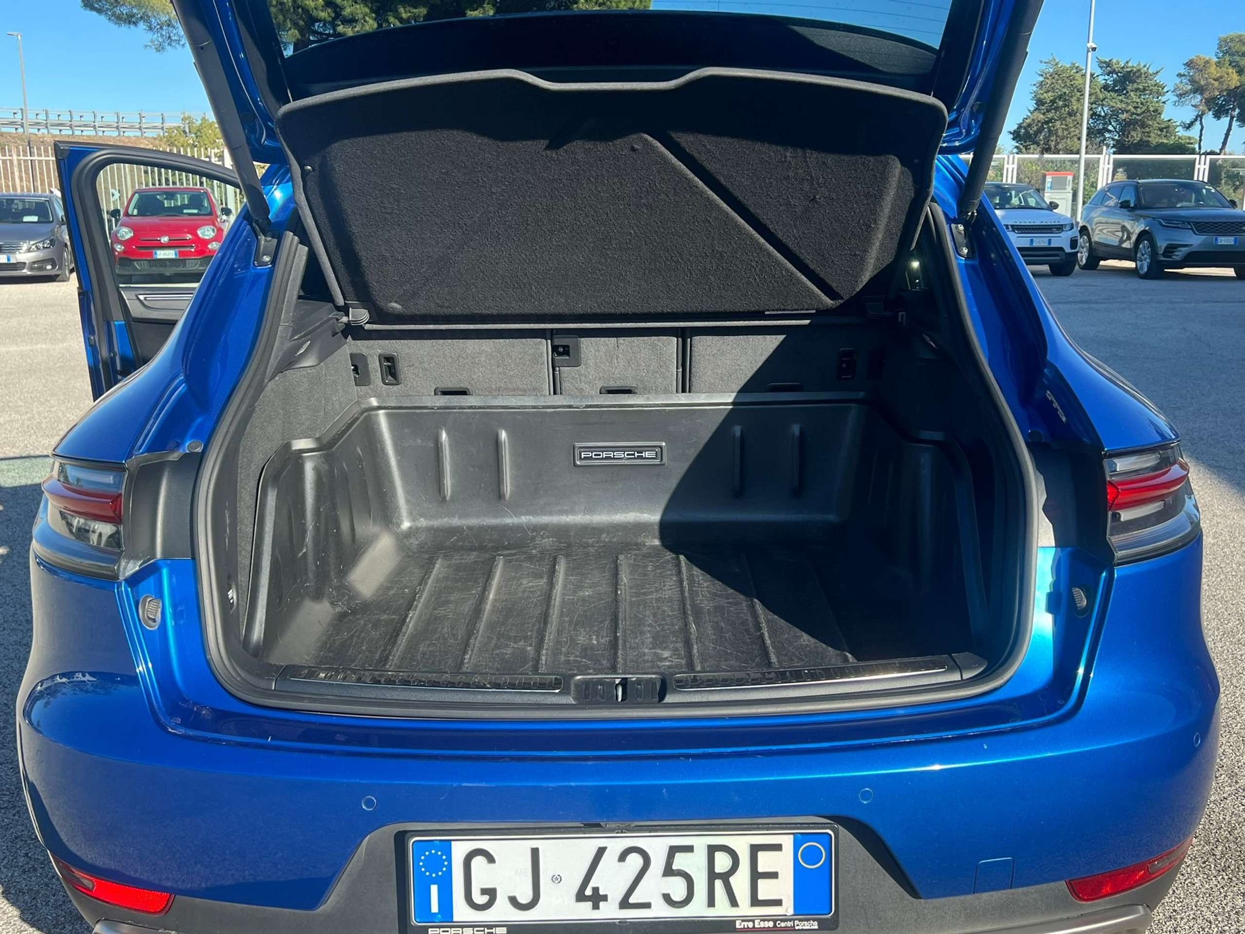 Porsche - Macan