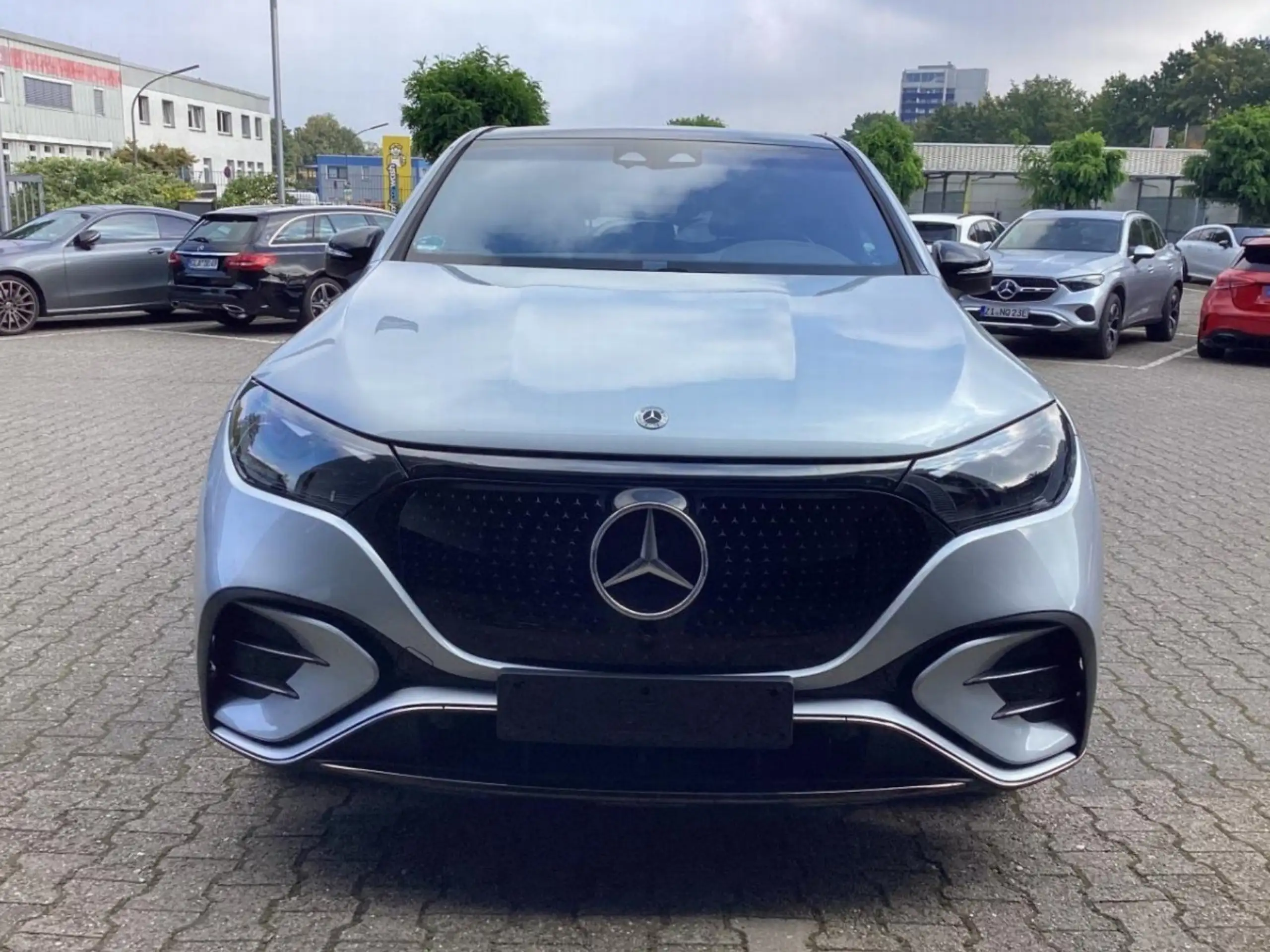 Mercedes-Benz - EQE SUV