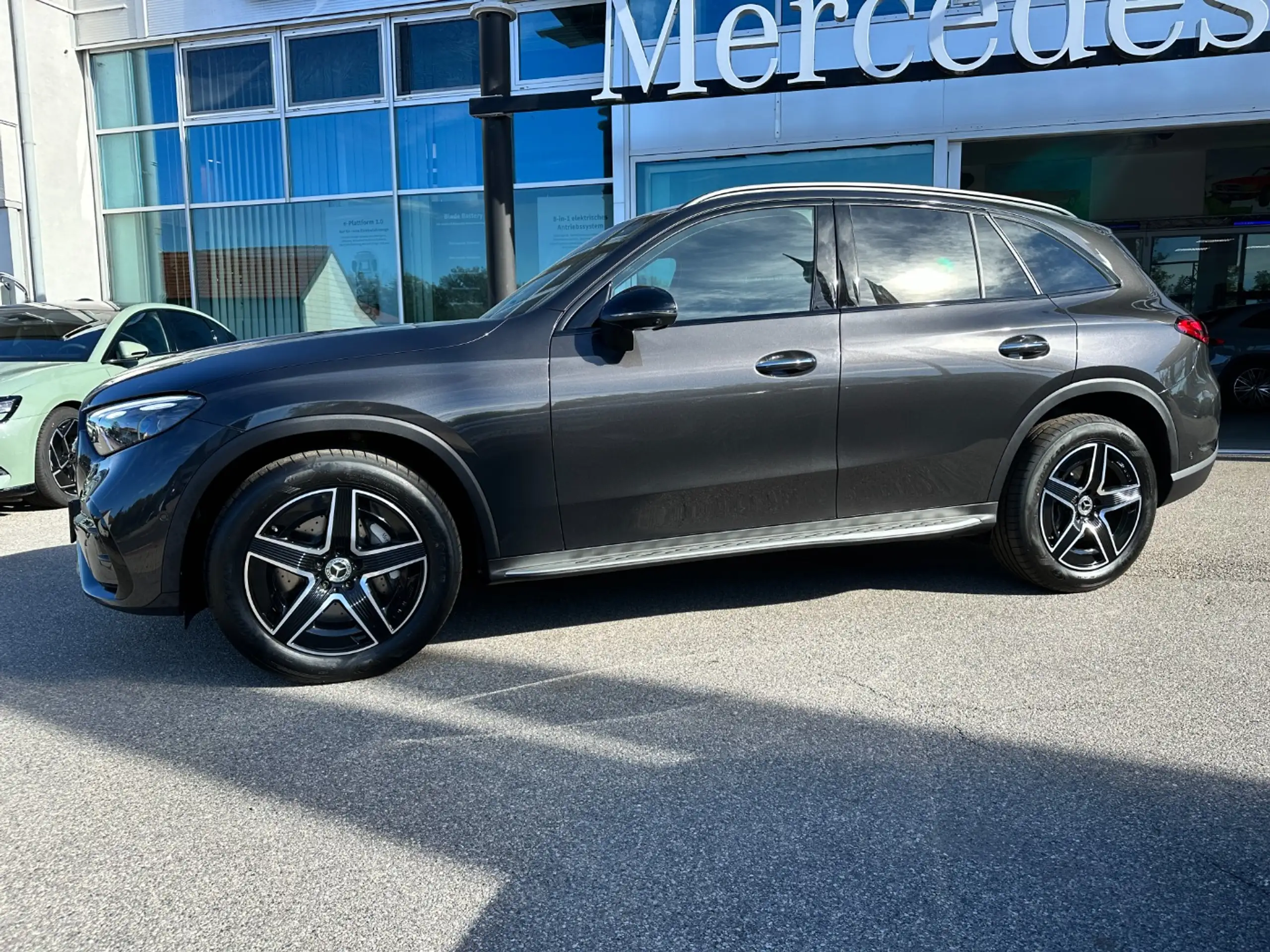 Mercedes-Benz - GLC 220