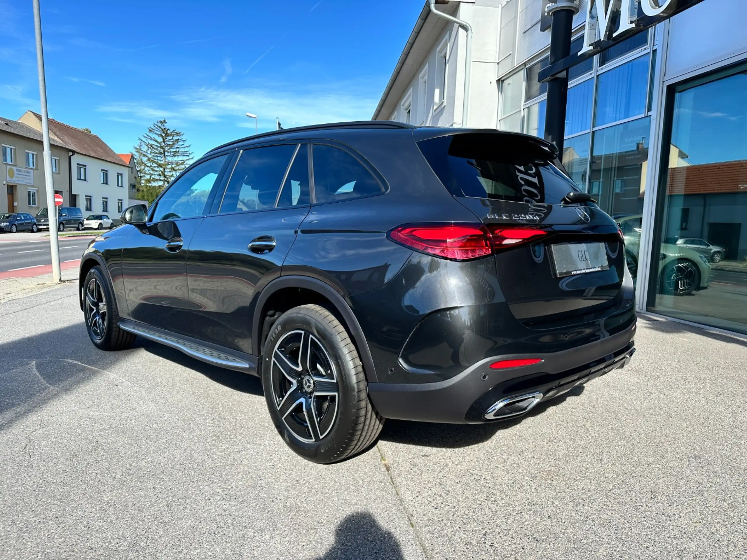 Mercedes-Benz - GLC 220