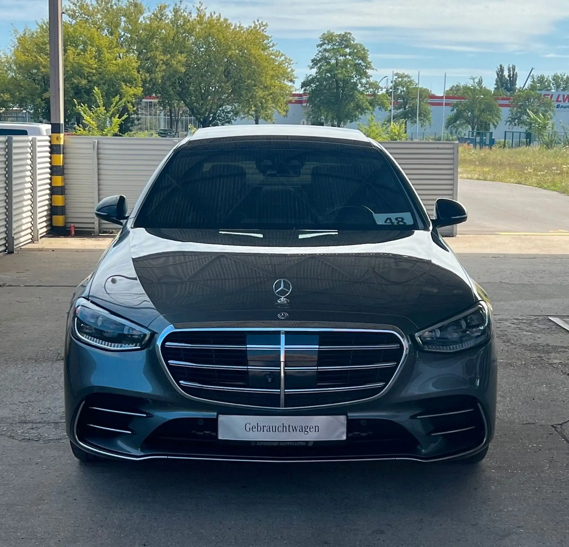 Mercedes-Benz - S 400