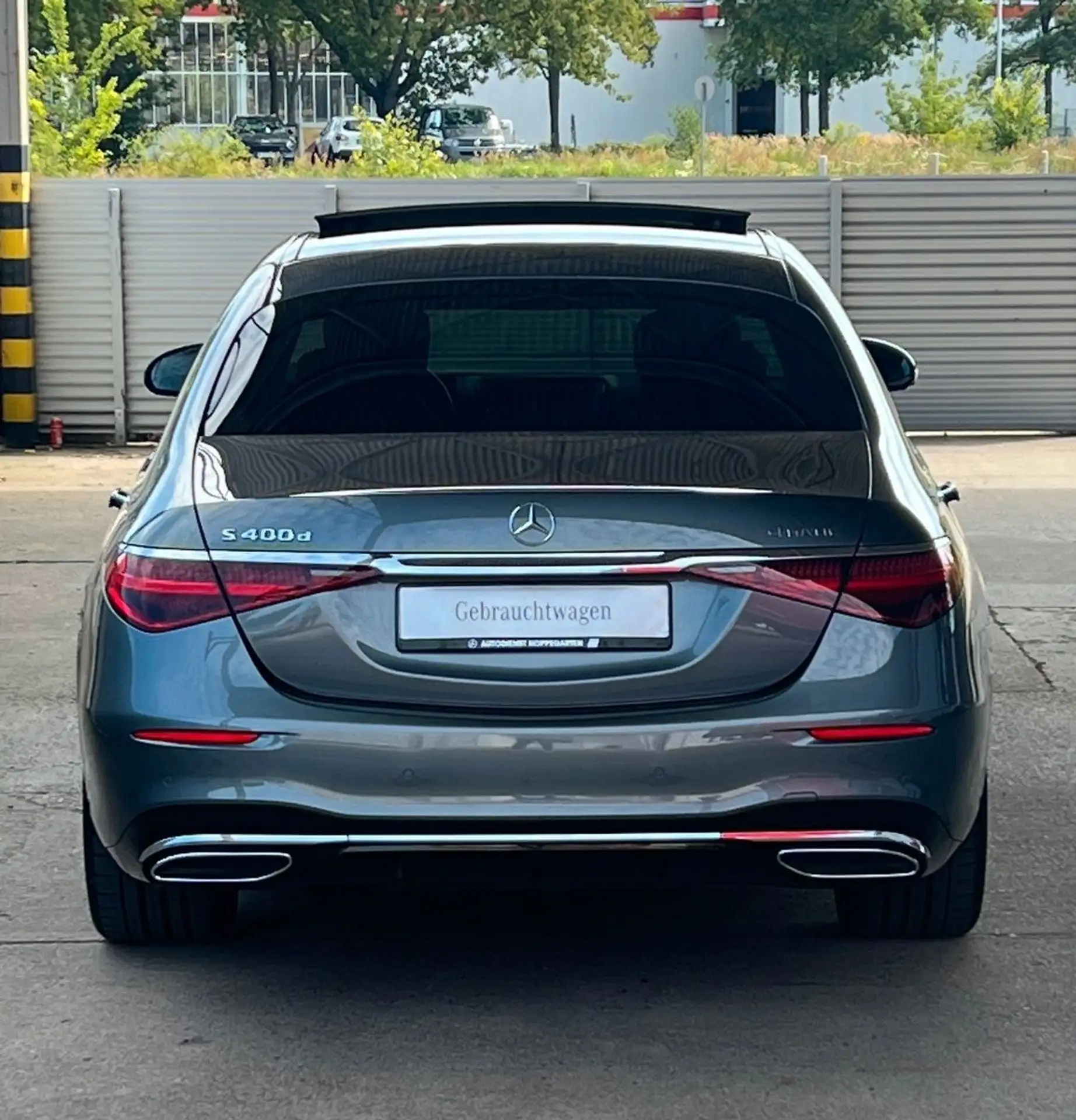 Mercedes-Benz - S 400