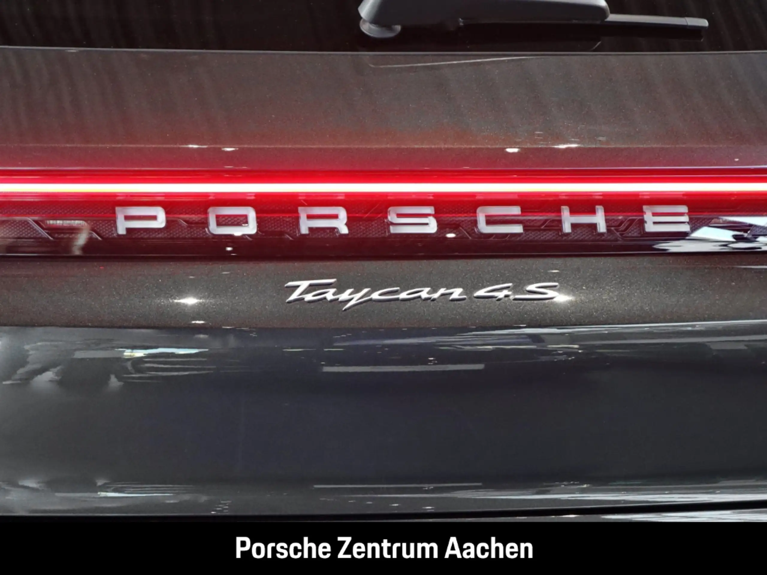 Porsche - Taycan