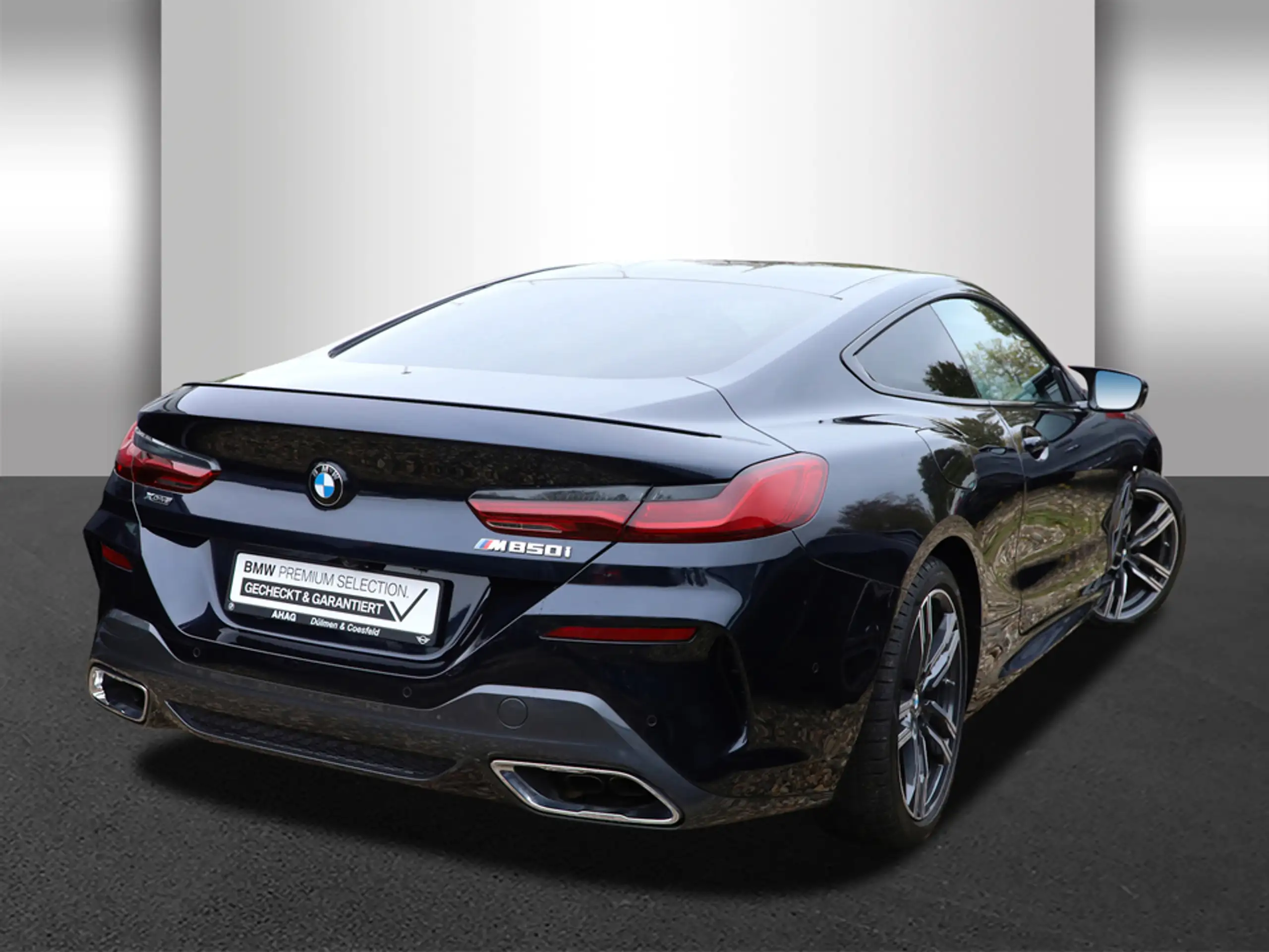 BMW - M850