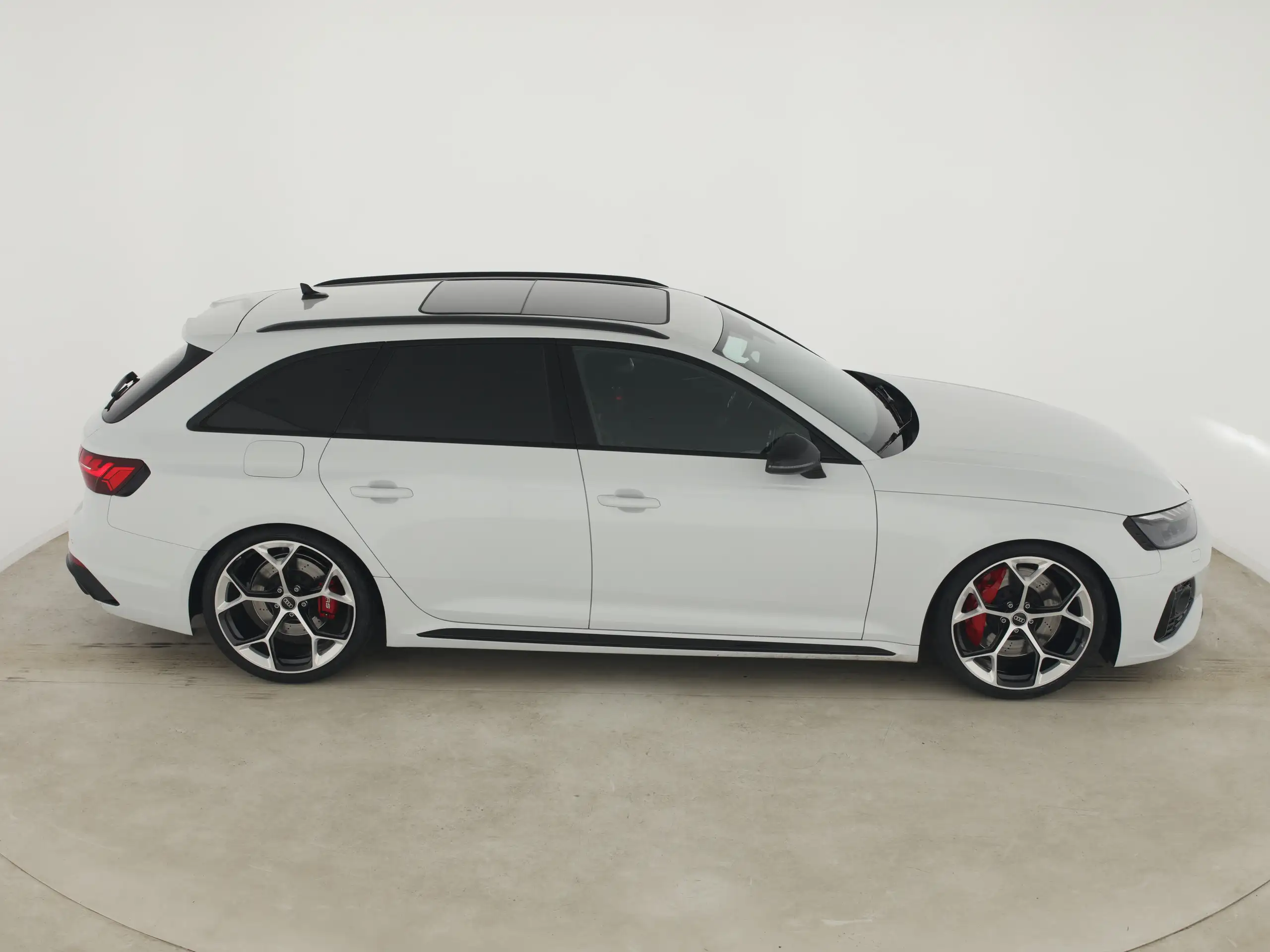 Audi - RS4