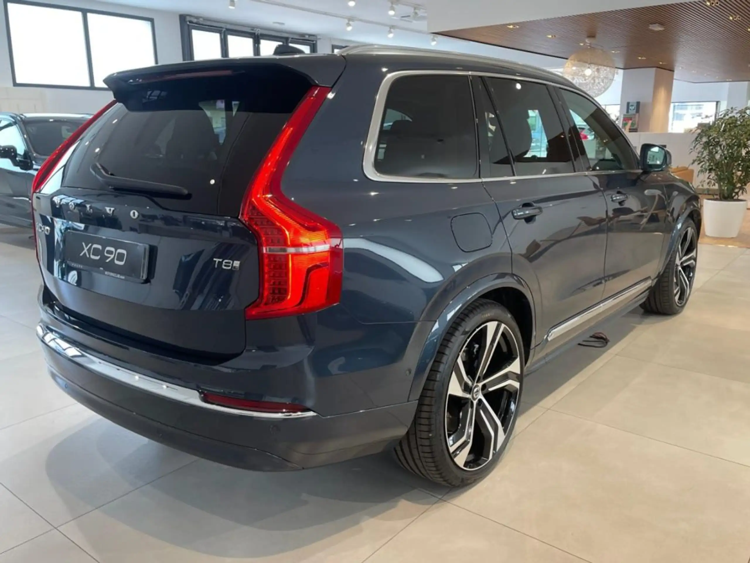 Volvo - XC90