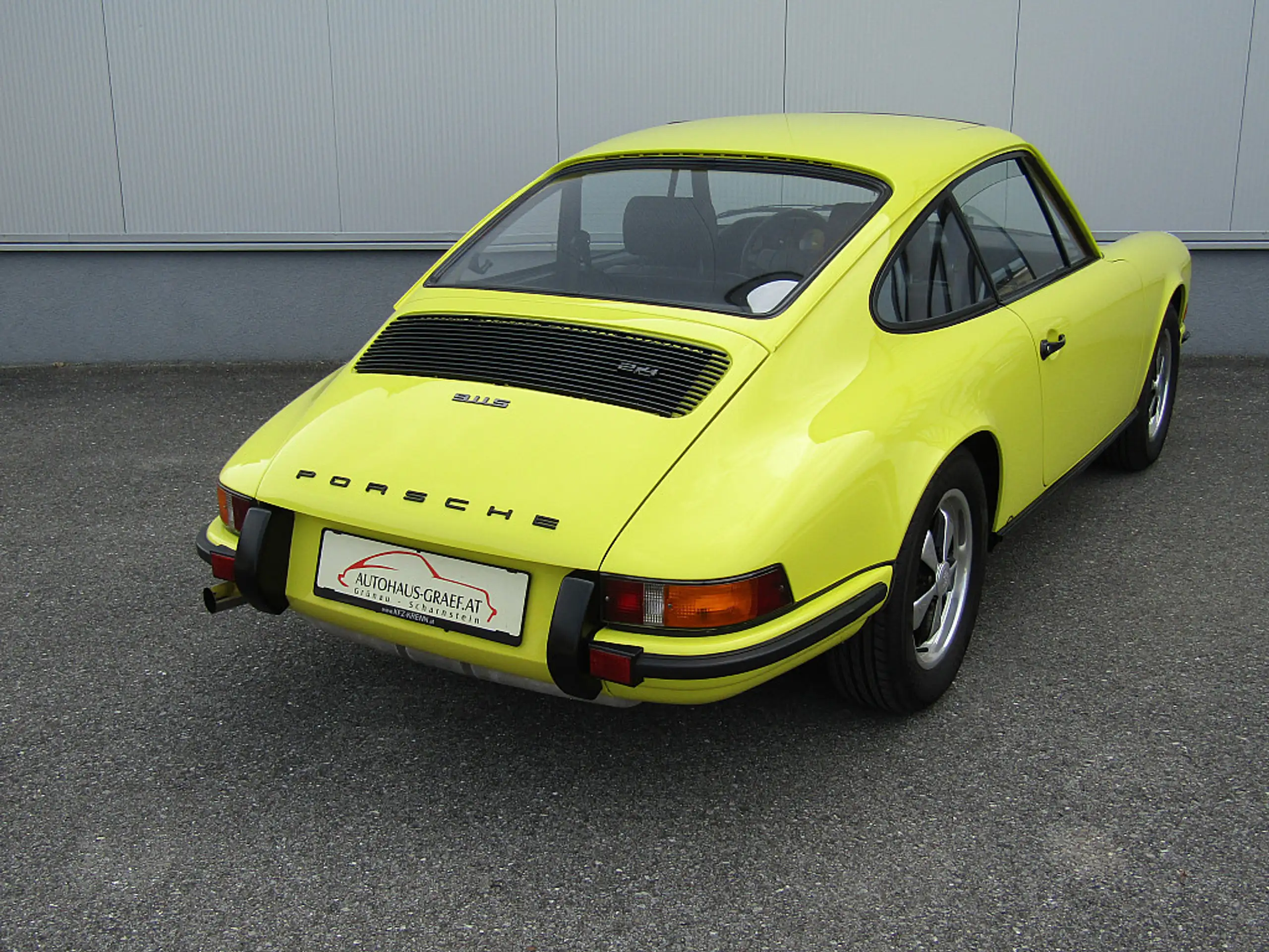 Porsche - 911