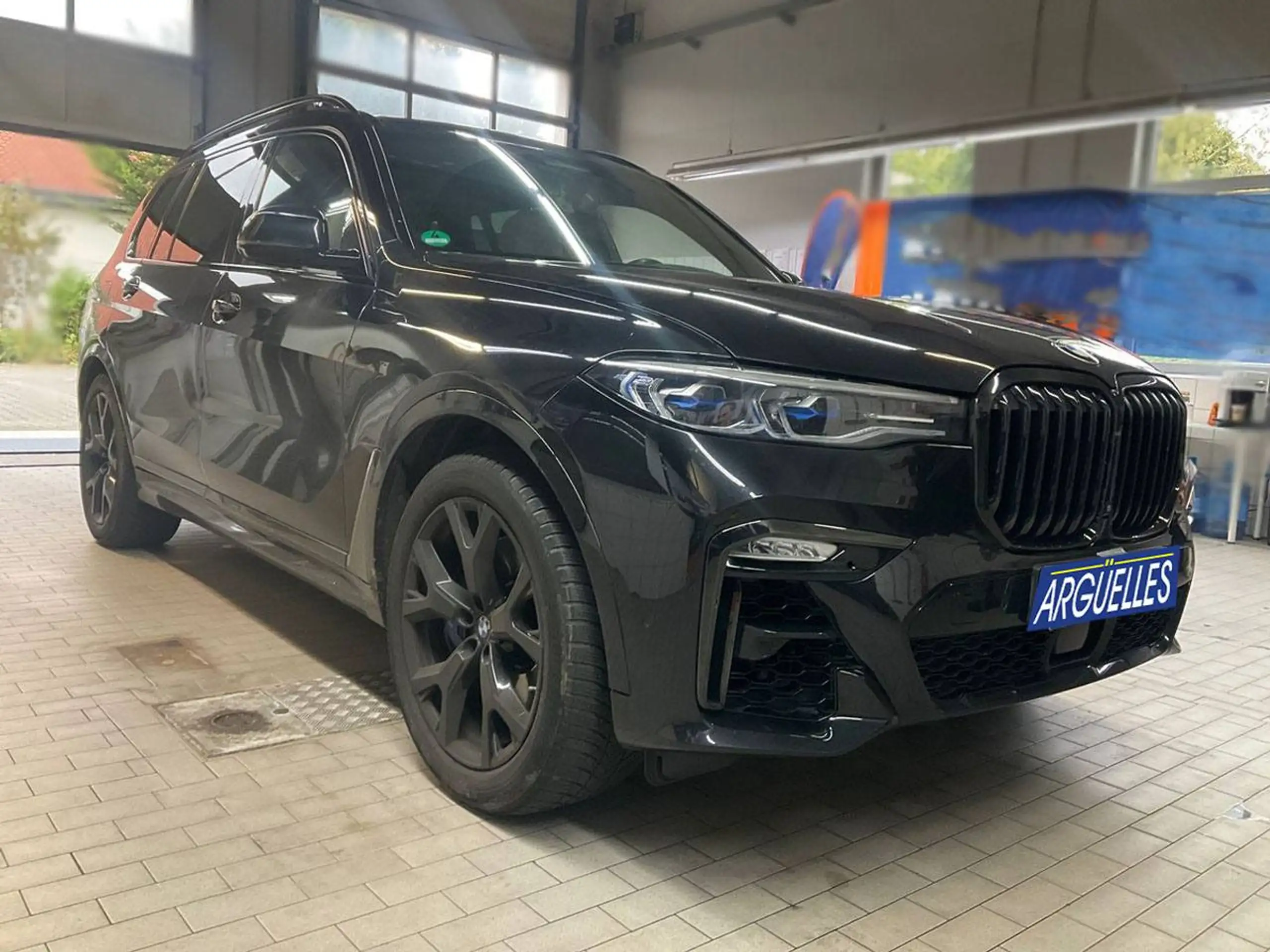 BMW - X7