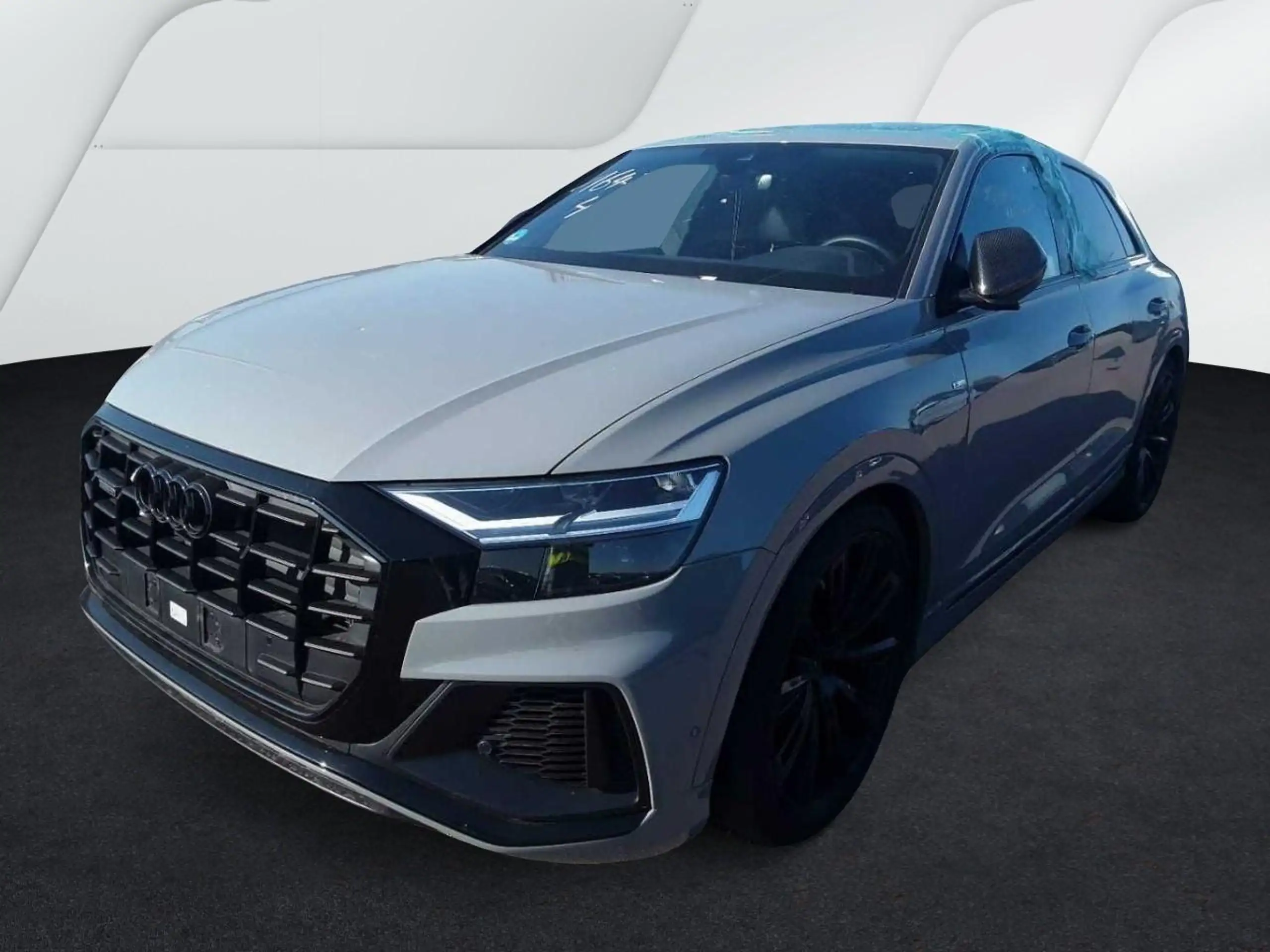 Audi - Q8