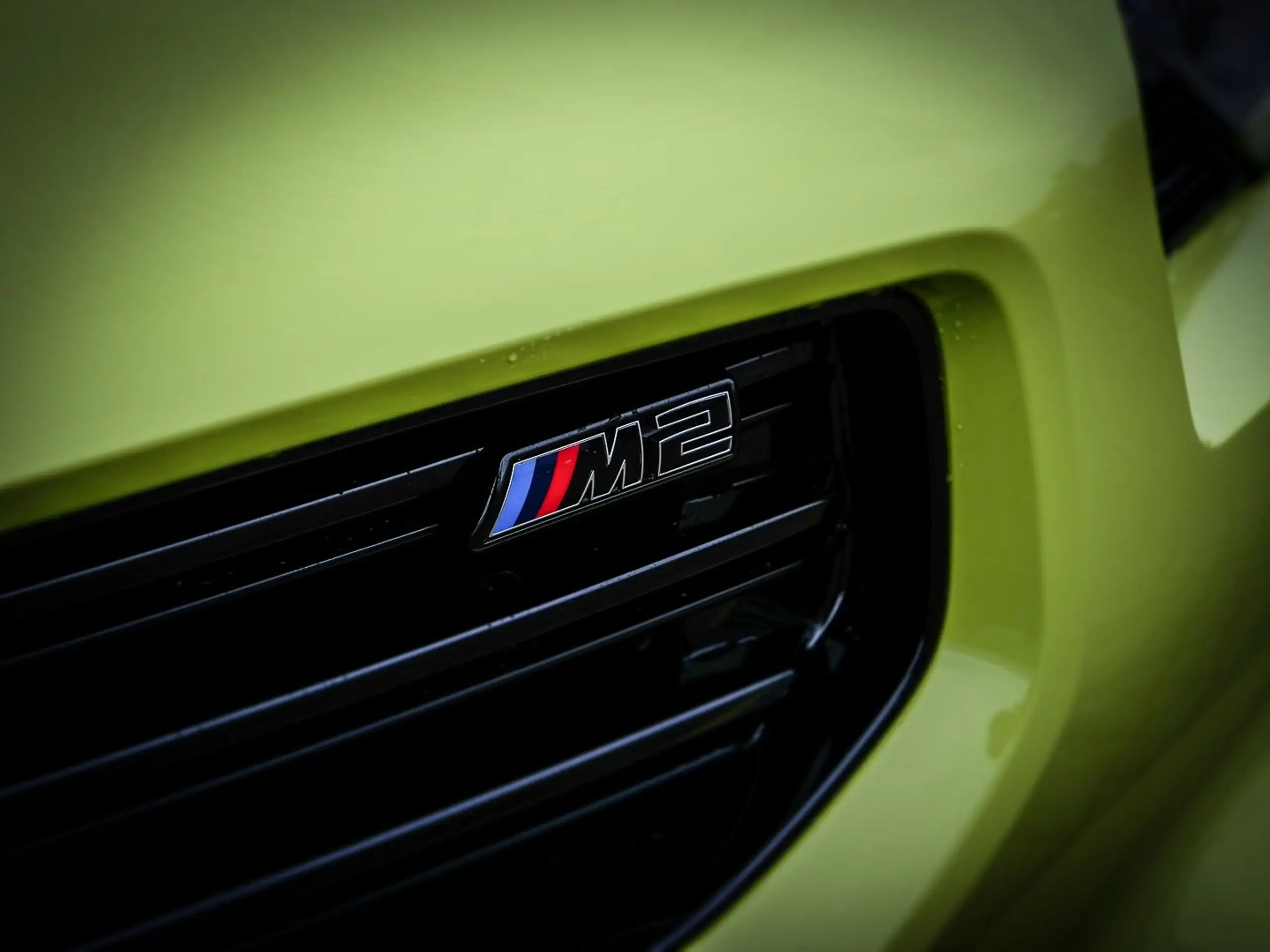 BMW - M2