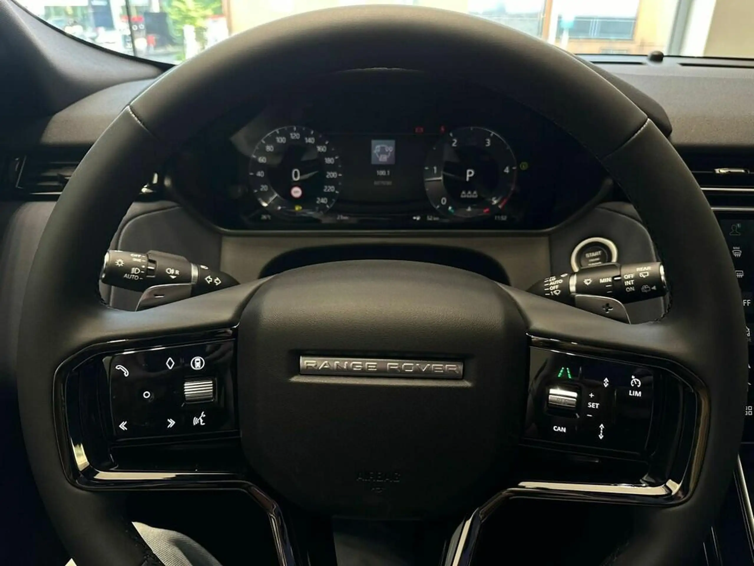 Land Rover - Range Rover Velar