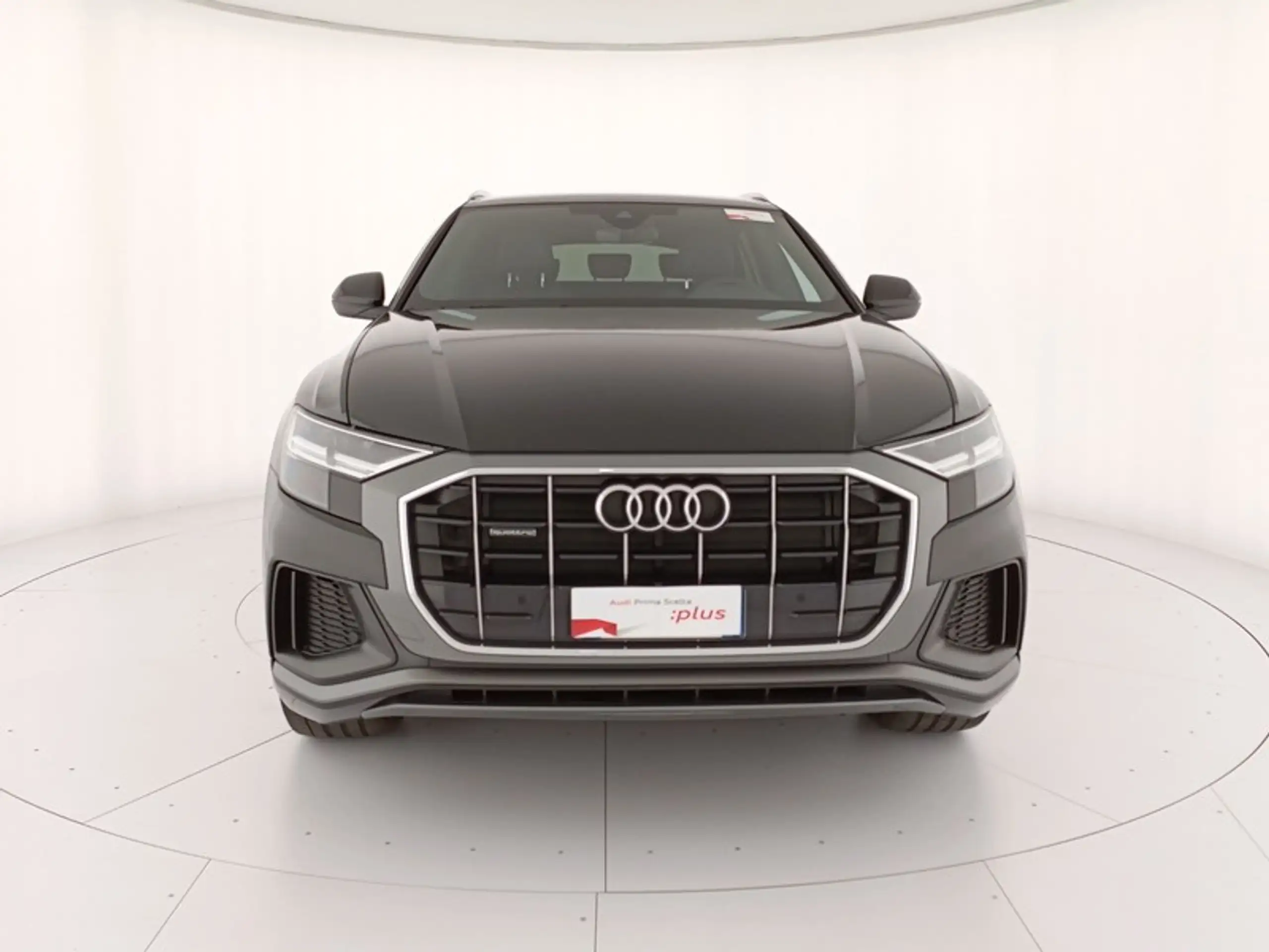 Audi - Q8