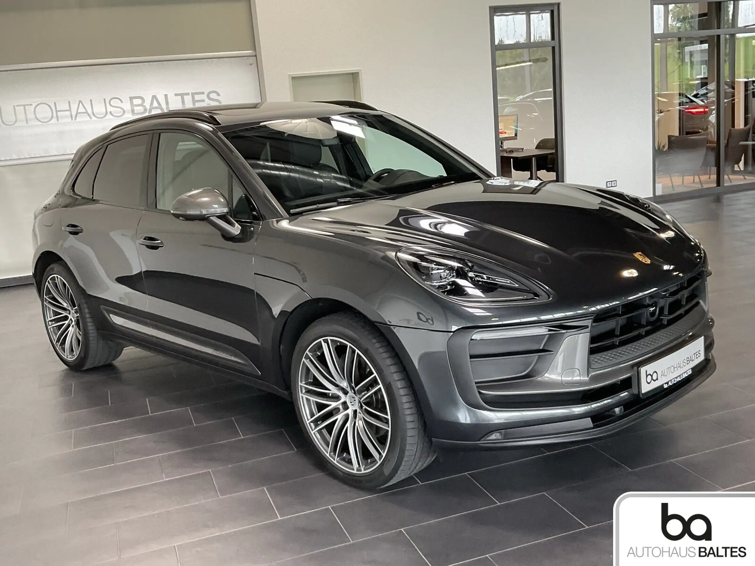 Porsche - Macan