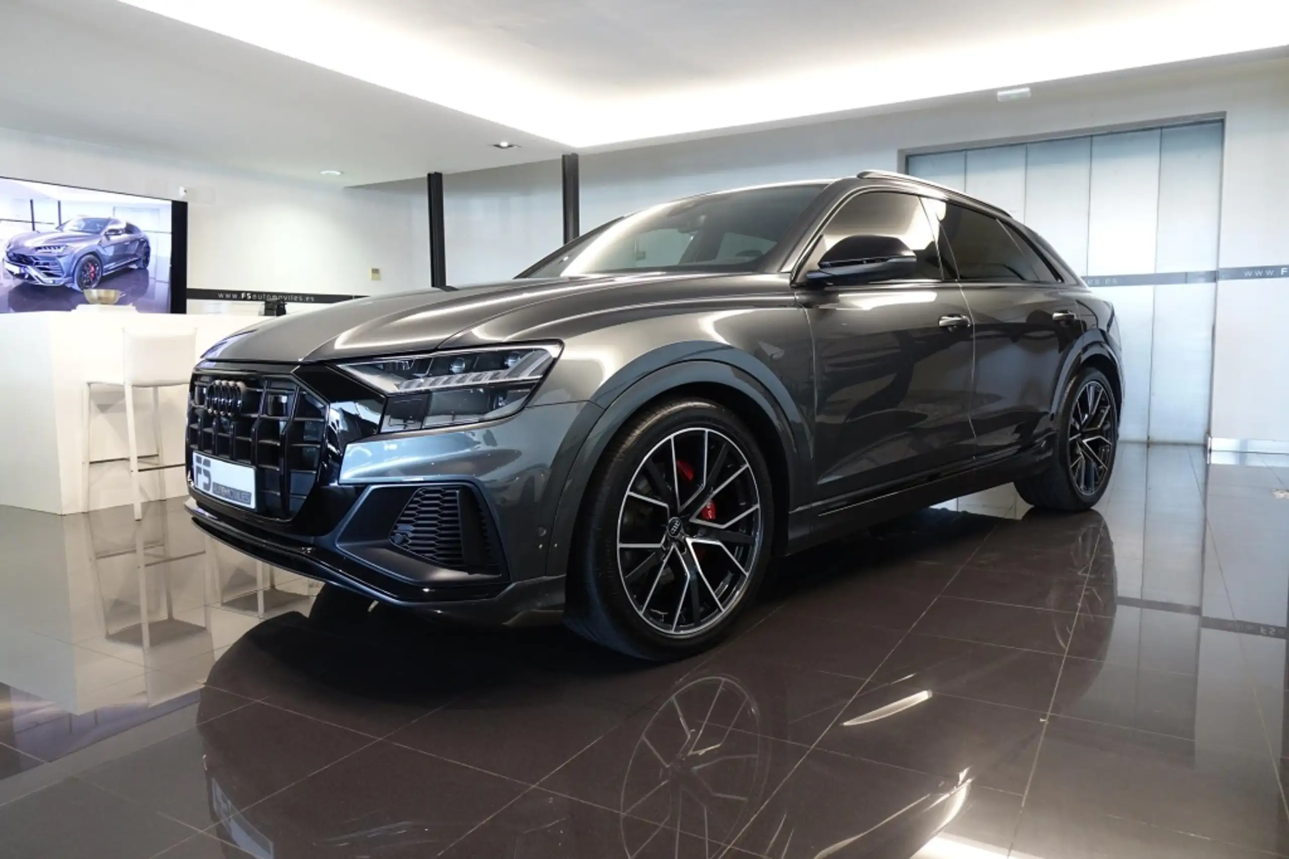 Audi - Q8