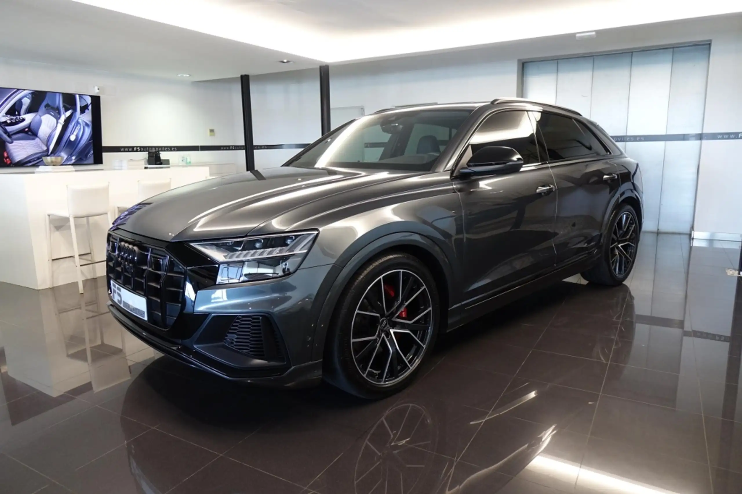 Audi - Q8