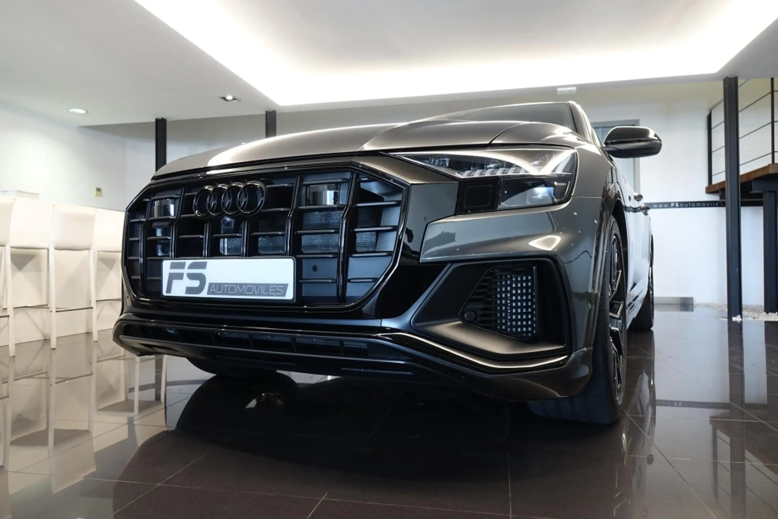 Audi - Q8