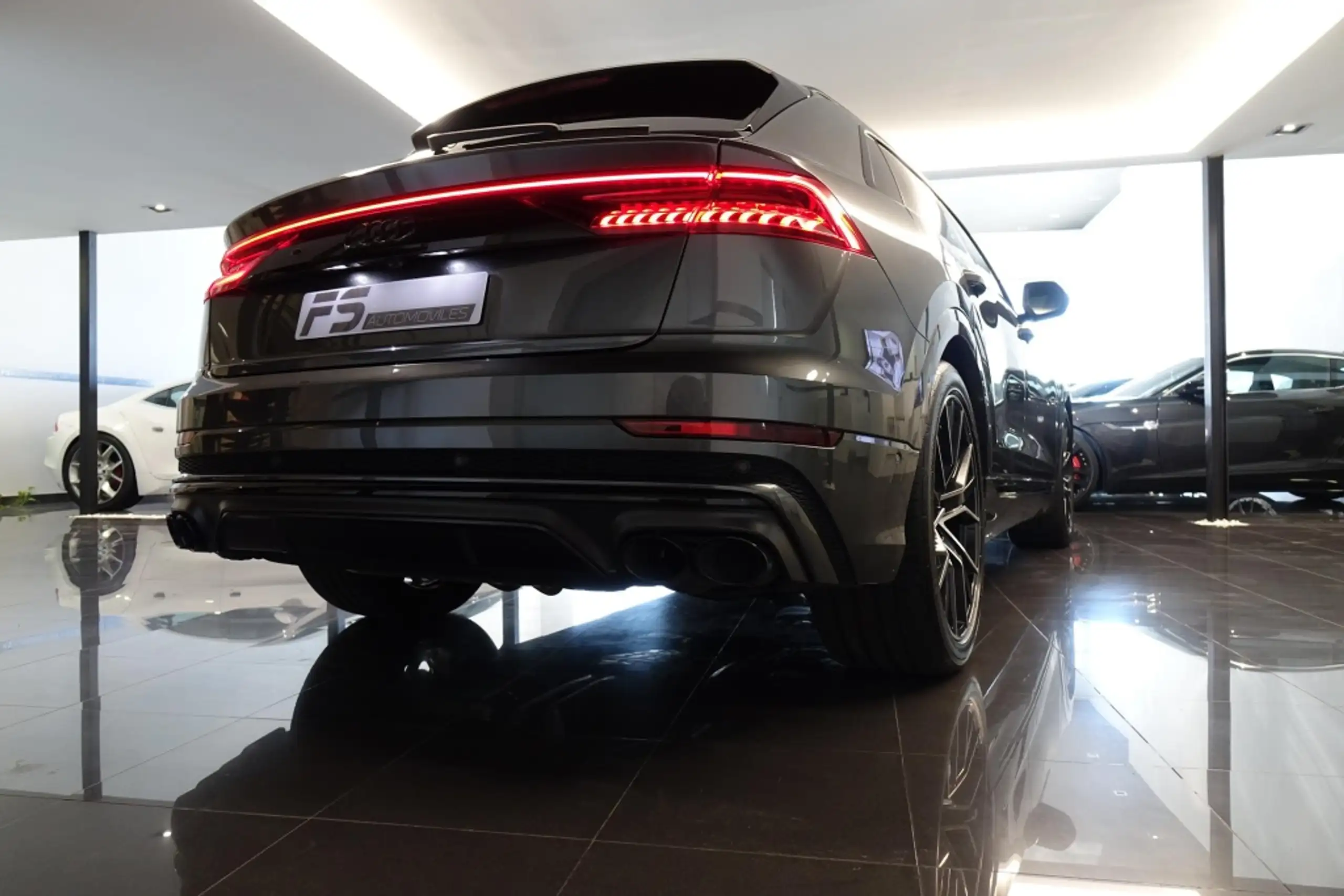 Audi - Q8