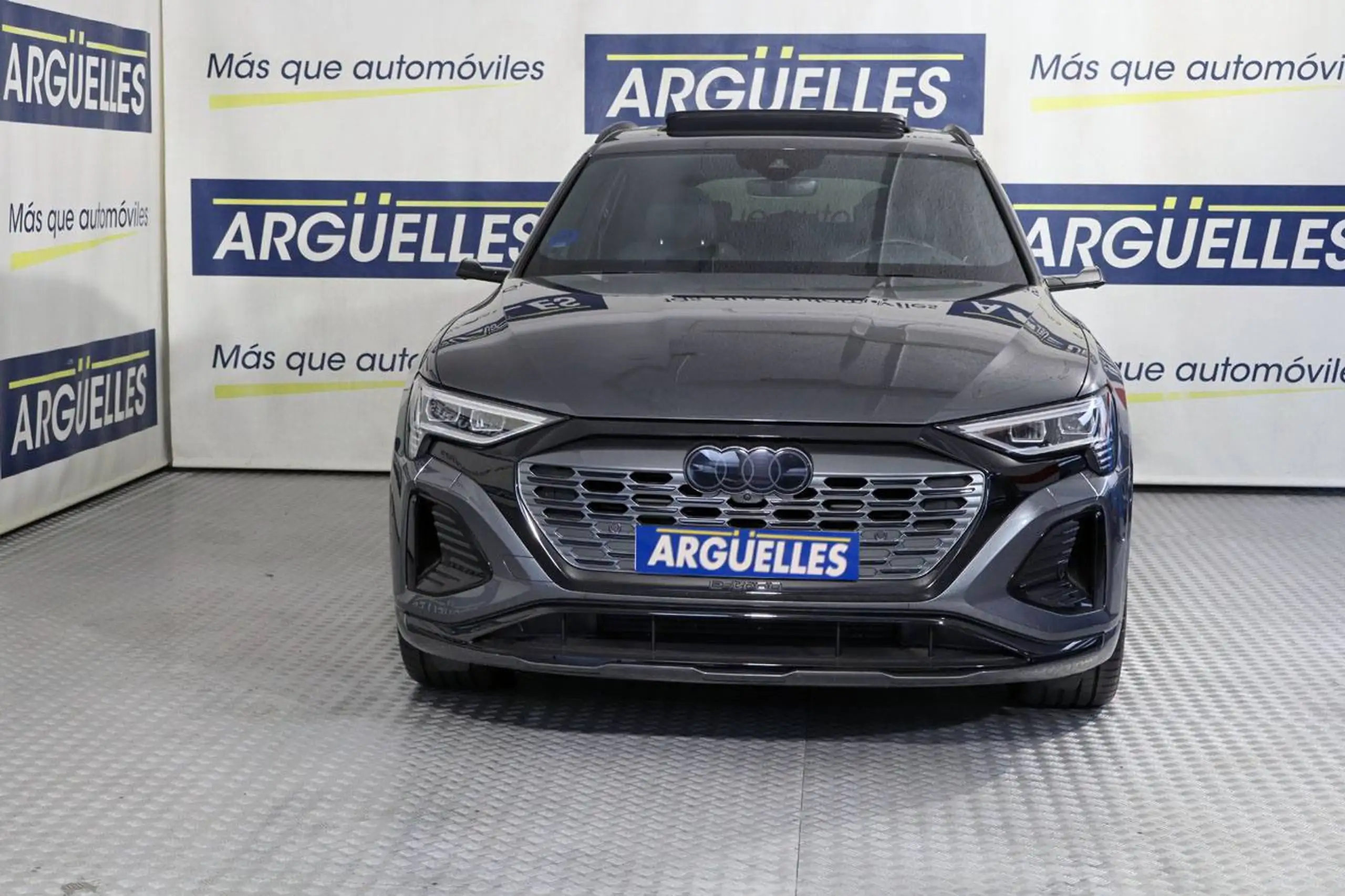 Audi - Q8